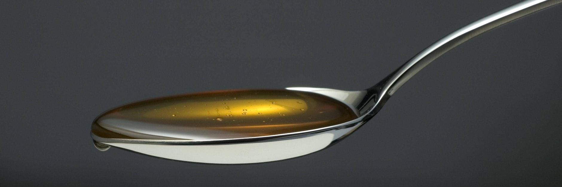 Hustensaft muss nicht aus der Apotheke sein, es gibt bewährte Hausmittel, die bei Husten und Erkältung helfen.