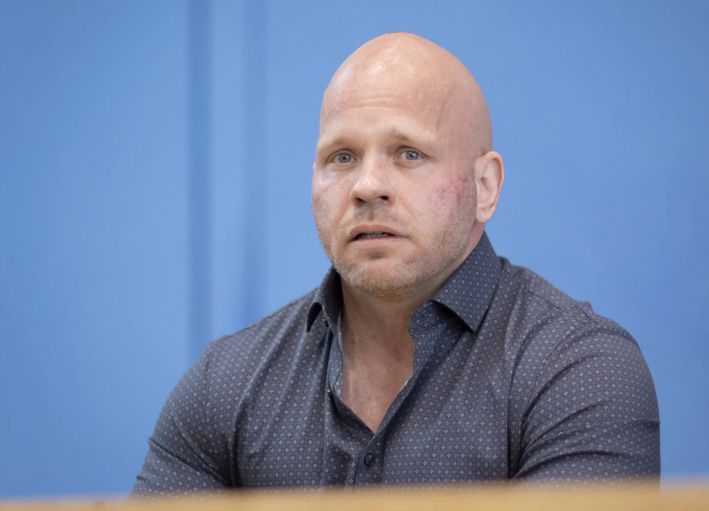 Wegen medialer Präsenz: Klinik streicht Pfleger Ricardo Lange alle Dienste