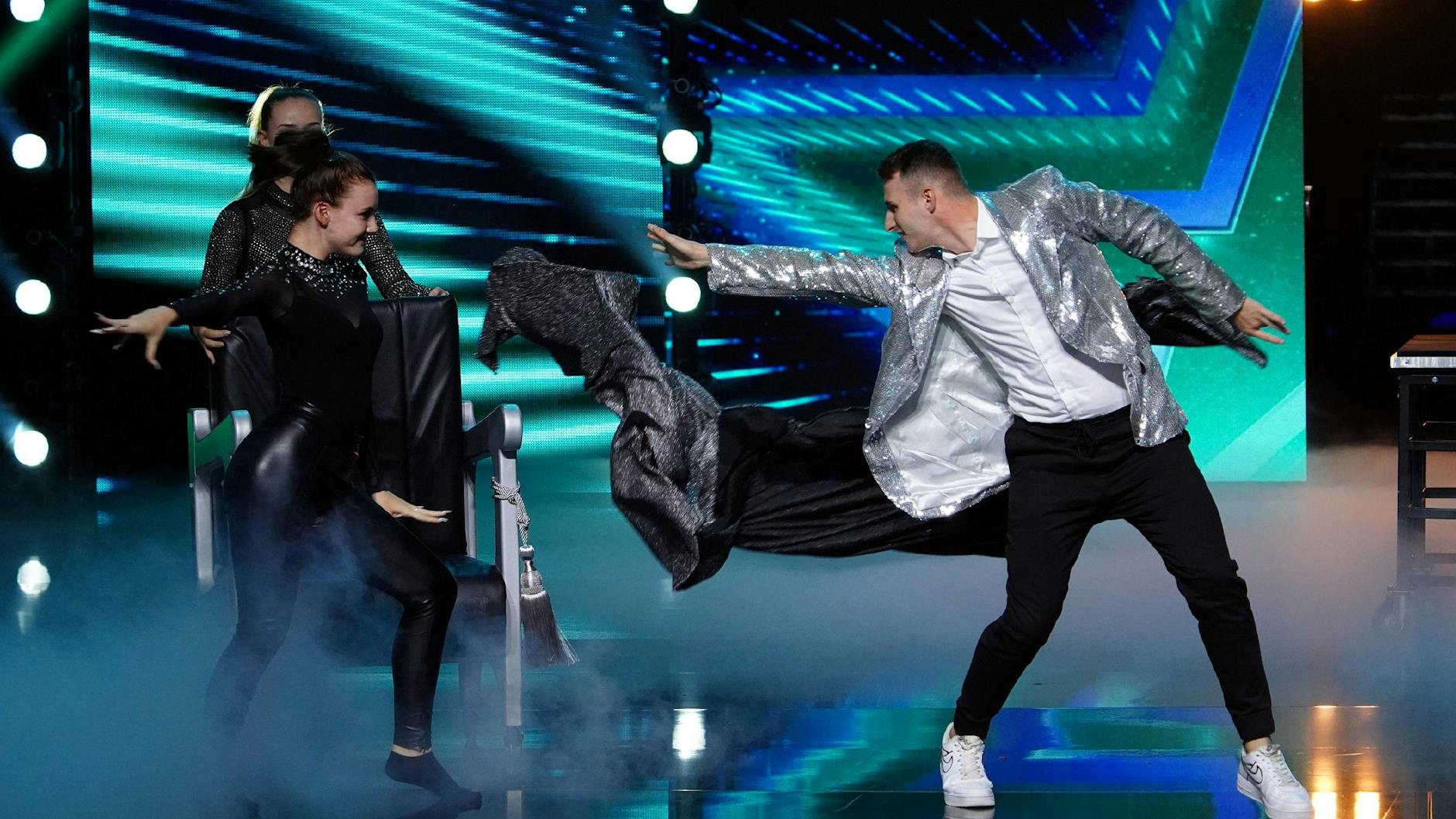 Zauberer Jannick Holste beeindruckte die „Supertalent“-Jury, holte sich sogar von den Ehrlich Brothers eine gute Kritik ab.