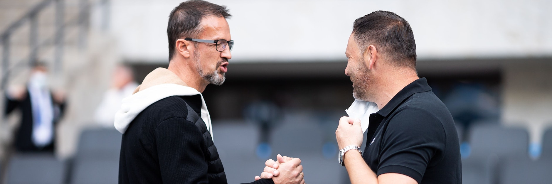 Manager Fredi Bobic und Trainer Pal Dardai lassen sich nicht durch den Saisonfehlstart auseinander dividieren. 