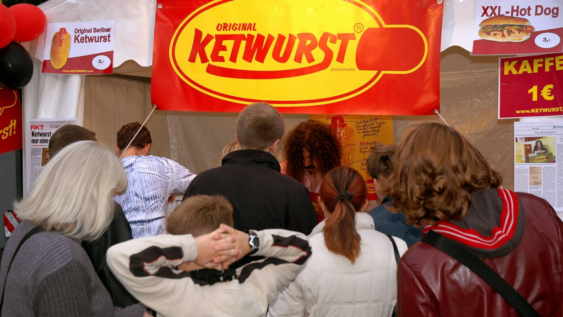 Ein Ketwurst-Imbisstand in Berlin (2005): Sie findet man heute kaum noch.