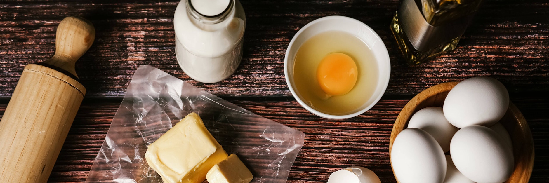 Basis für den Krawallkuchen ist ein Rührteig, für den es nicht viele Zutaten braucht.