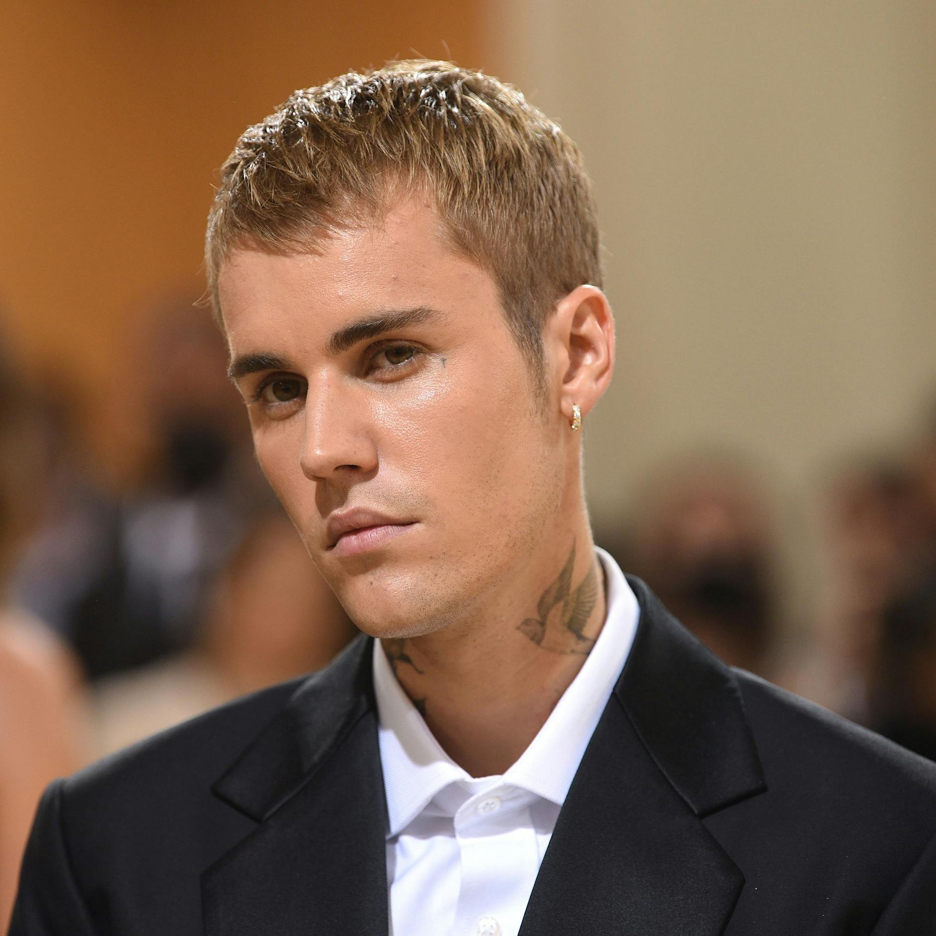 Obwohl er lange mit Drogenproblemen zu kämpfen hatte: Darum verkauft Justin Bieber jetzt Joints