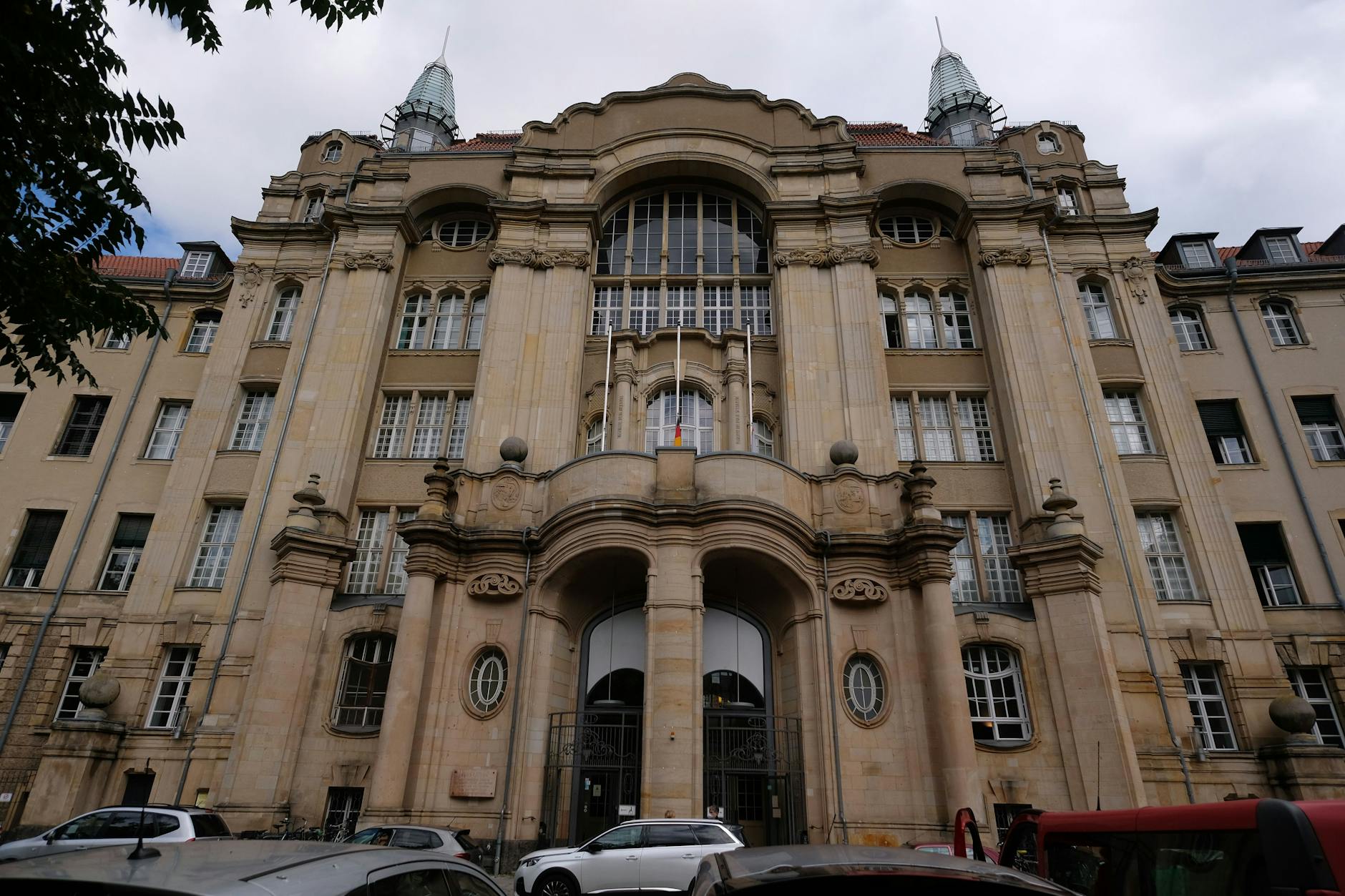 Das Berliner Landgericht sprach den 46-Jährigen des Betrugs und des versuchten Betrugs schuldig.