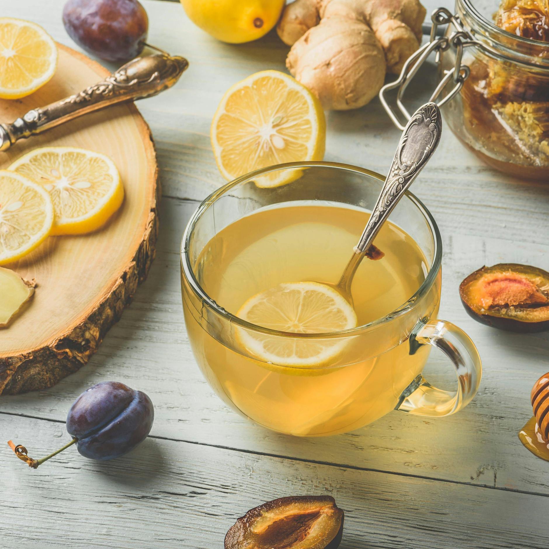 Ingwertee und seine Wirkung: Gut gegen Erkältung, Kopfschmerzen und Übelkeit +++ So machen Sie Ingwertee einfach selber