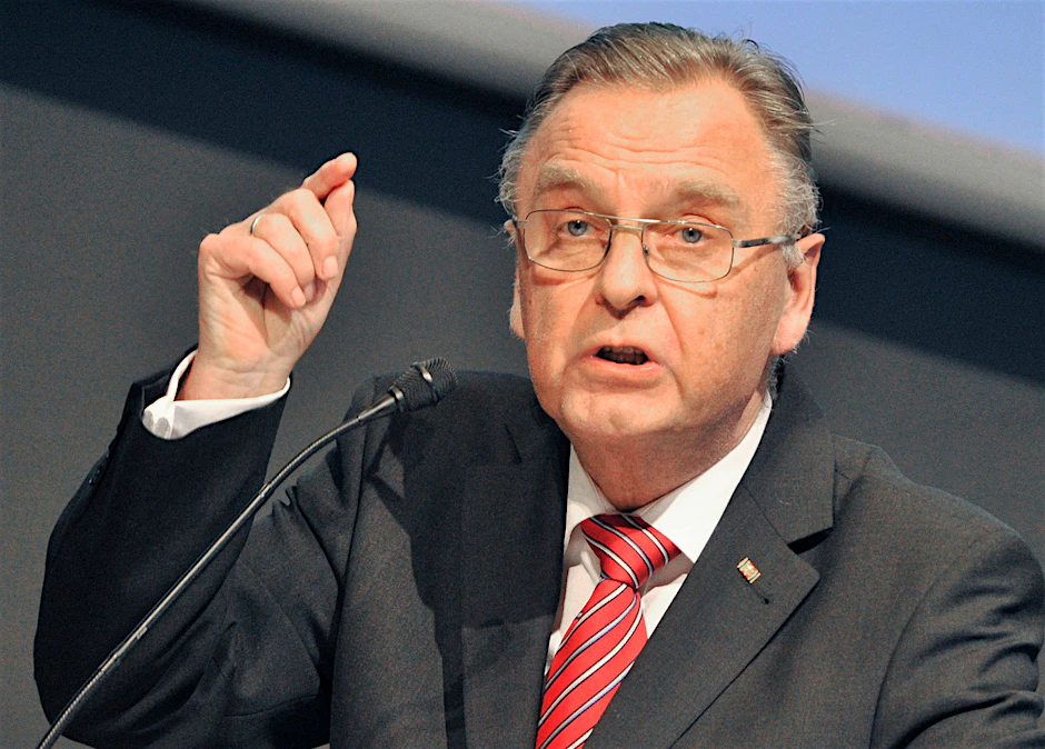 Hans-Jürgen Papier, ehemaliger Präsident des Bundesverfassungsgerichtes, mahnt vor der Aushöhlung fundamentaler Grundrechte.