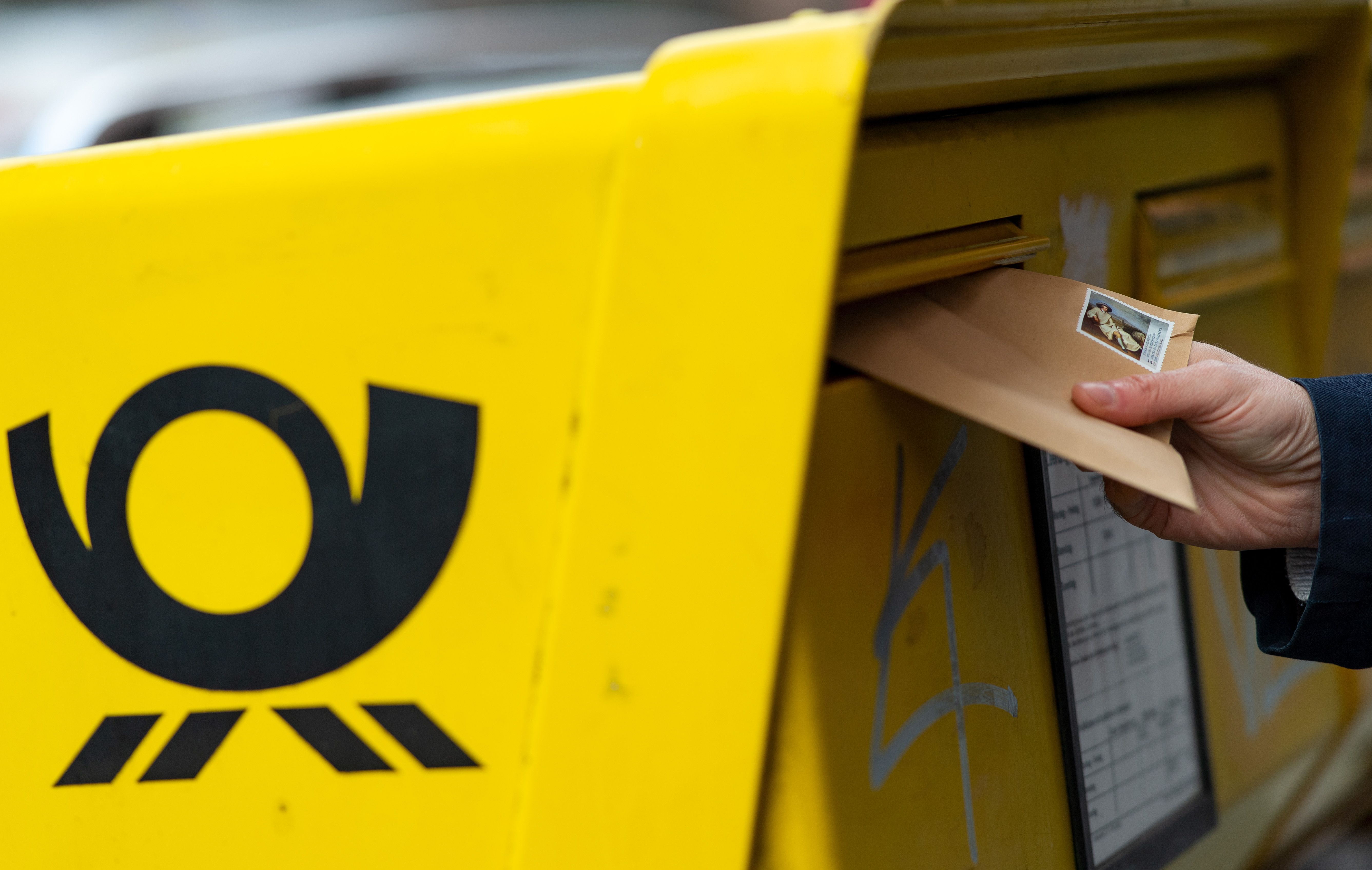 Appel Zieht Sich Zurück: Deutsche Post Bekommt Neuen Chef