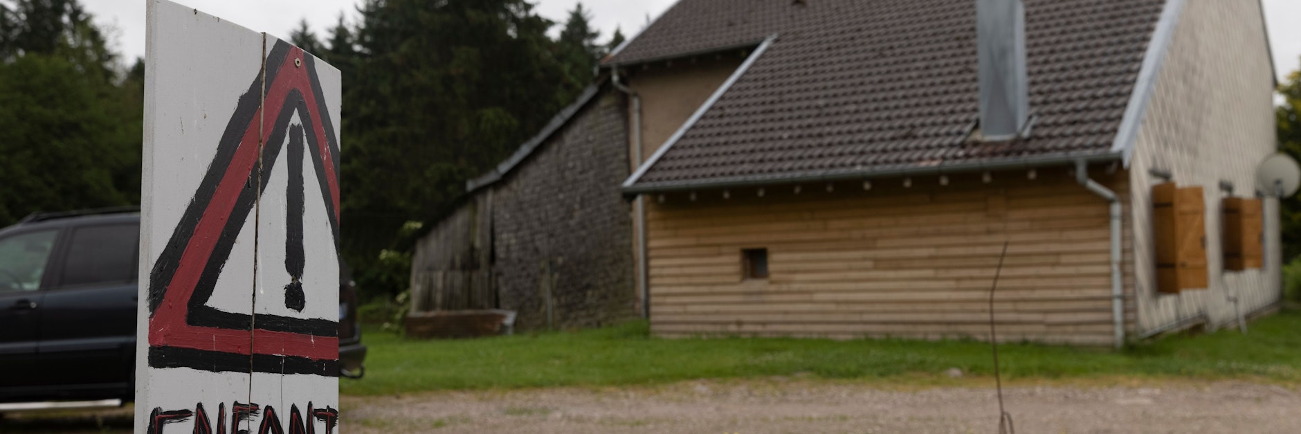Aus diesem Haus im Vogesen-Dorf Les Polières wurde Mia entführt.