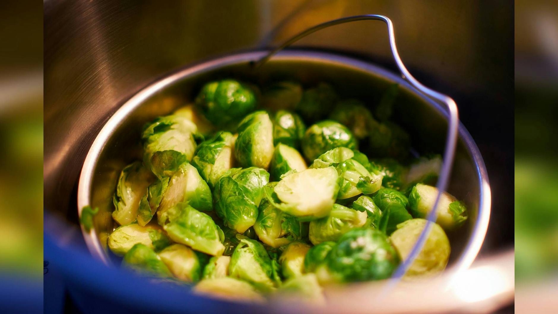 Herbstzeit ist Rosenkohl-Zeit. Dieses Rezept schmeckt auch Rosenkohl-Muffeln.