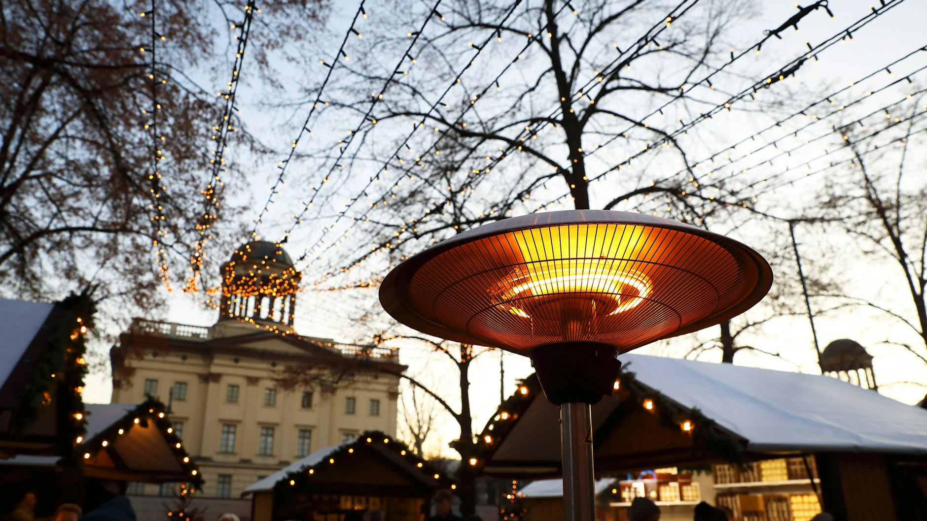 Der Weihnachtsmarkt am Schloss Charlottenburg wird dieses Jahr nicht stattfinden (Archivbild).