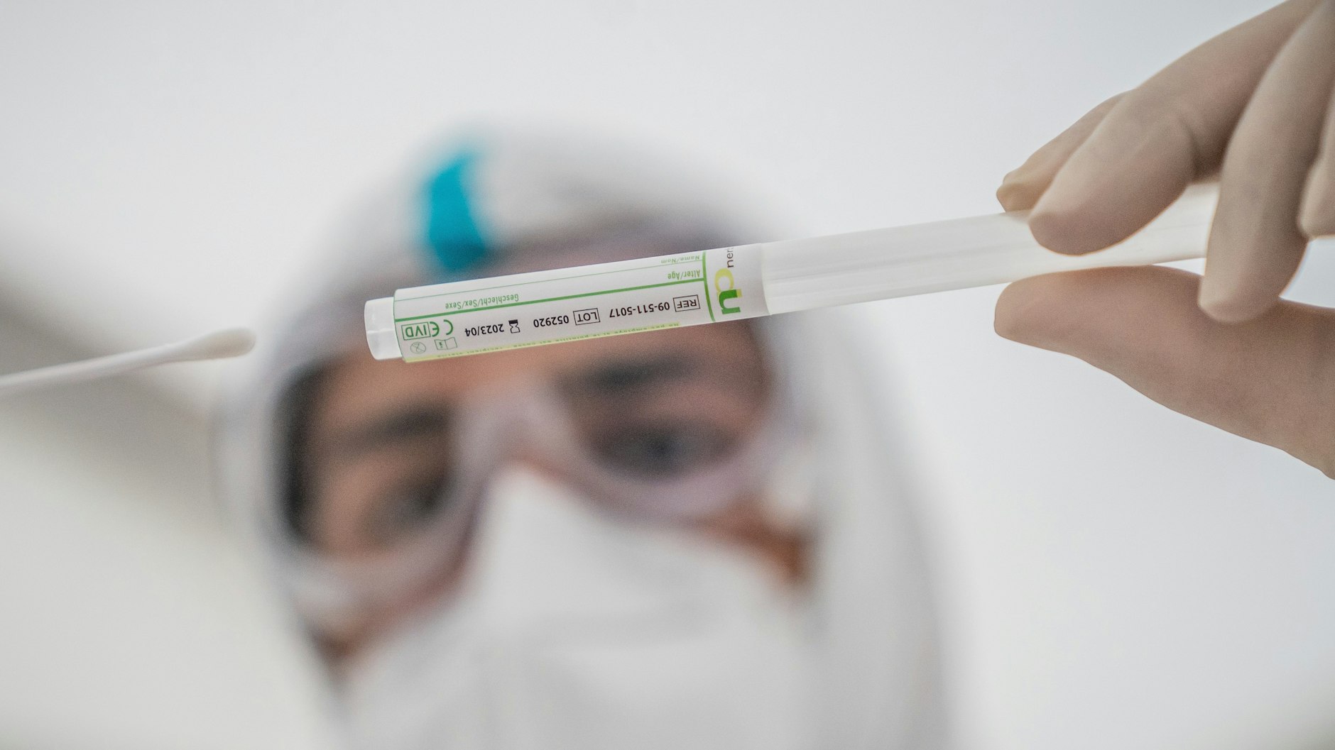 In Berliner Testzentren (Symbolbild) sind Corona-Abstriche ab 15. Oktober nicht mehr kostenlos.