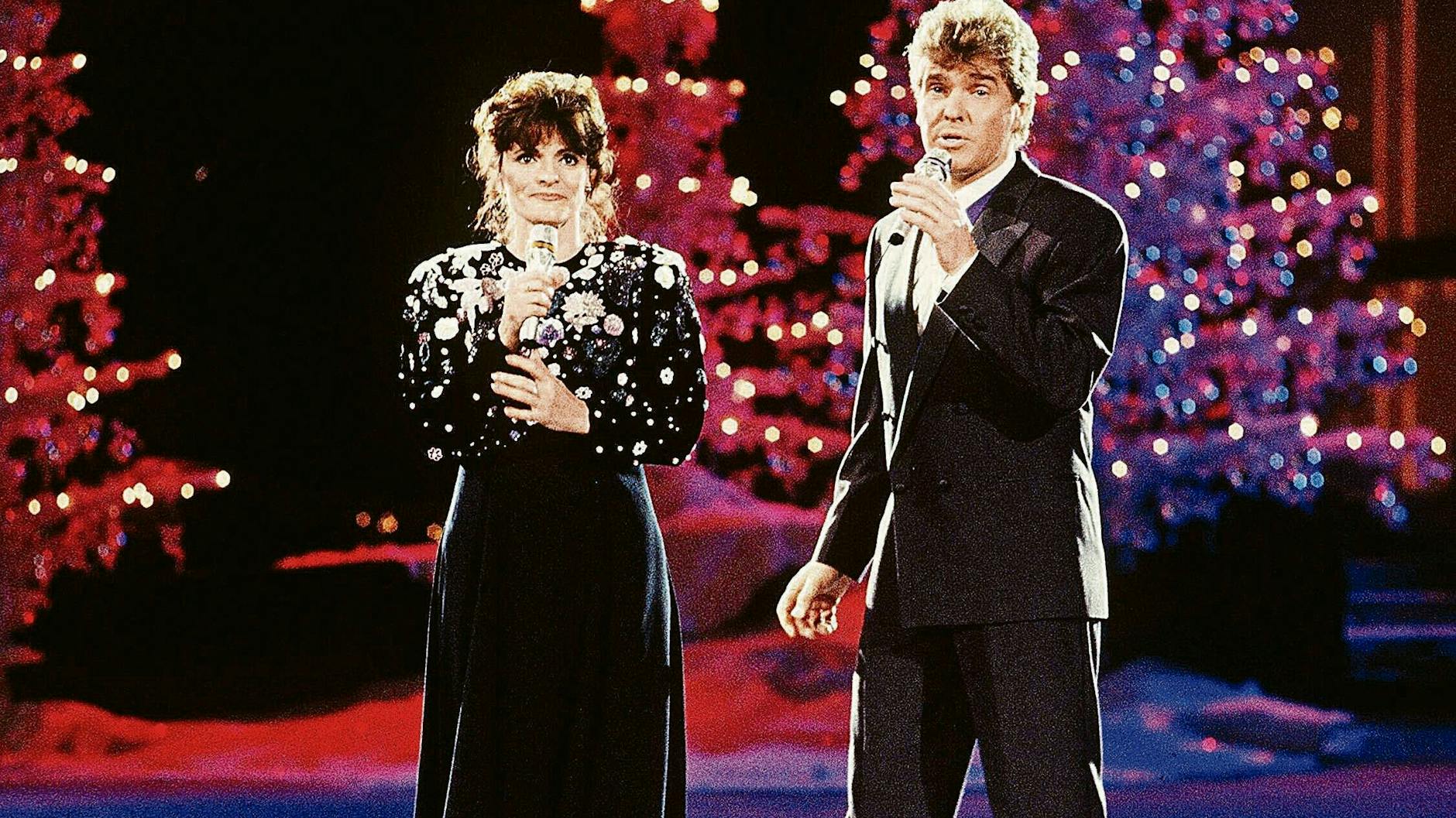 Vor allem die Weihnachtsshows von Frank Schöbel (hier mit seiner Ex-Frau Aurora Lacasa) waren stets im Fernsehen der Renner.