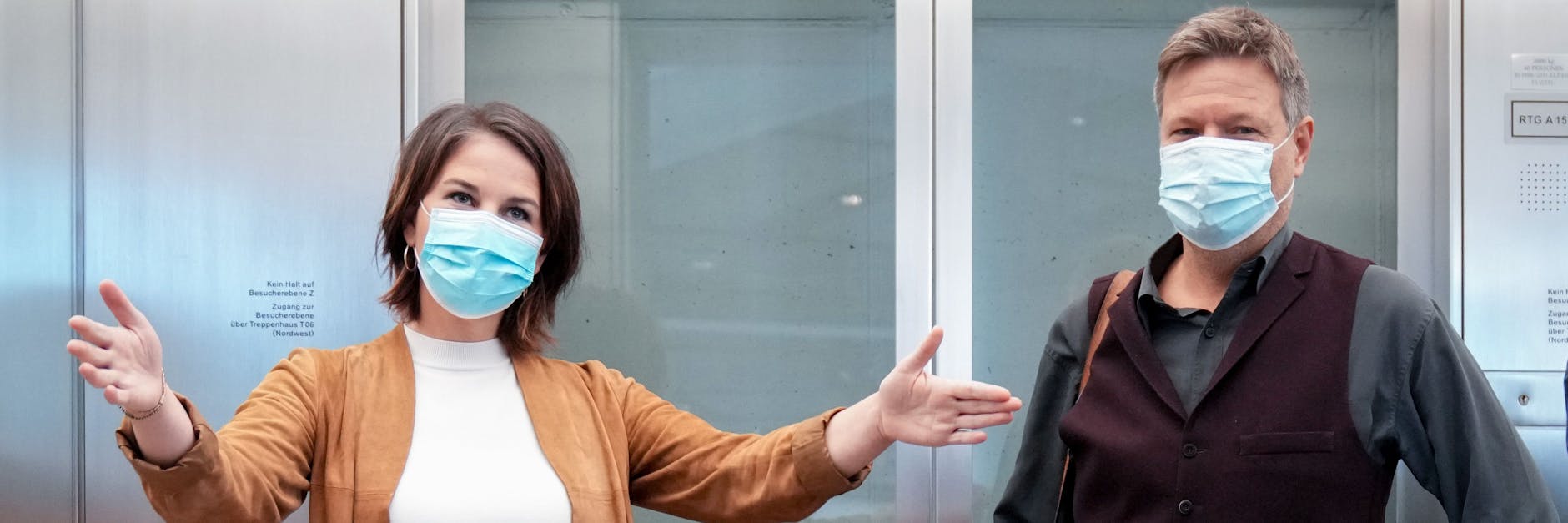 Annalena Baerbock und Robert Habeck stellen die Zeichen auf Ampel: Die Grünen wollen nun in vertiefte Gespräche mit FDP und SPD gehen.