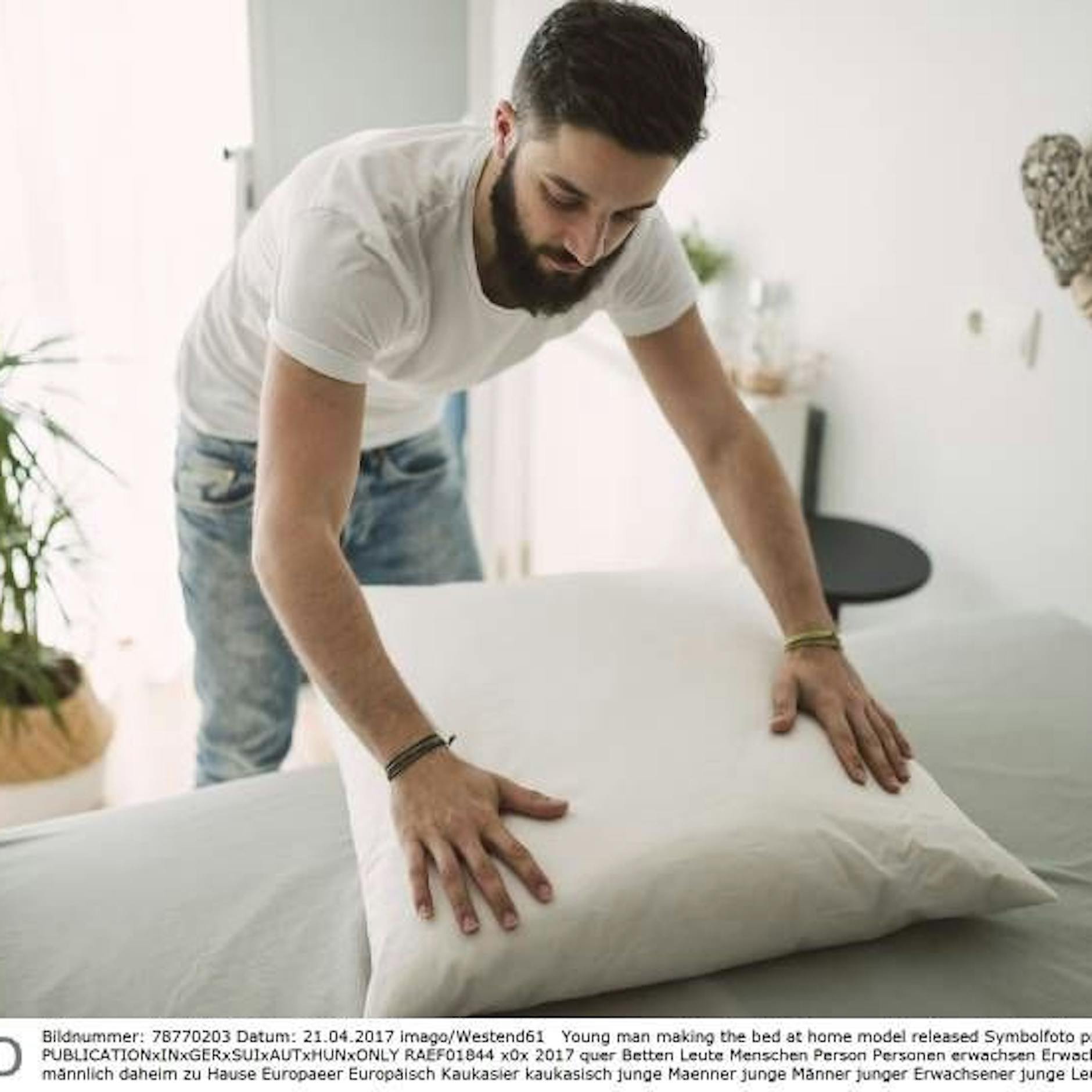 Genialer Trick mit simplem Backpulver: So riecht Ihr Bett wochenlang wie frisch bezogen – super einfach und total günstig!