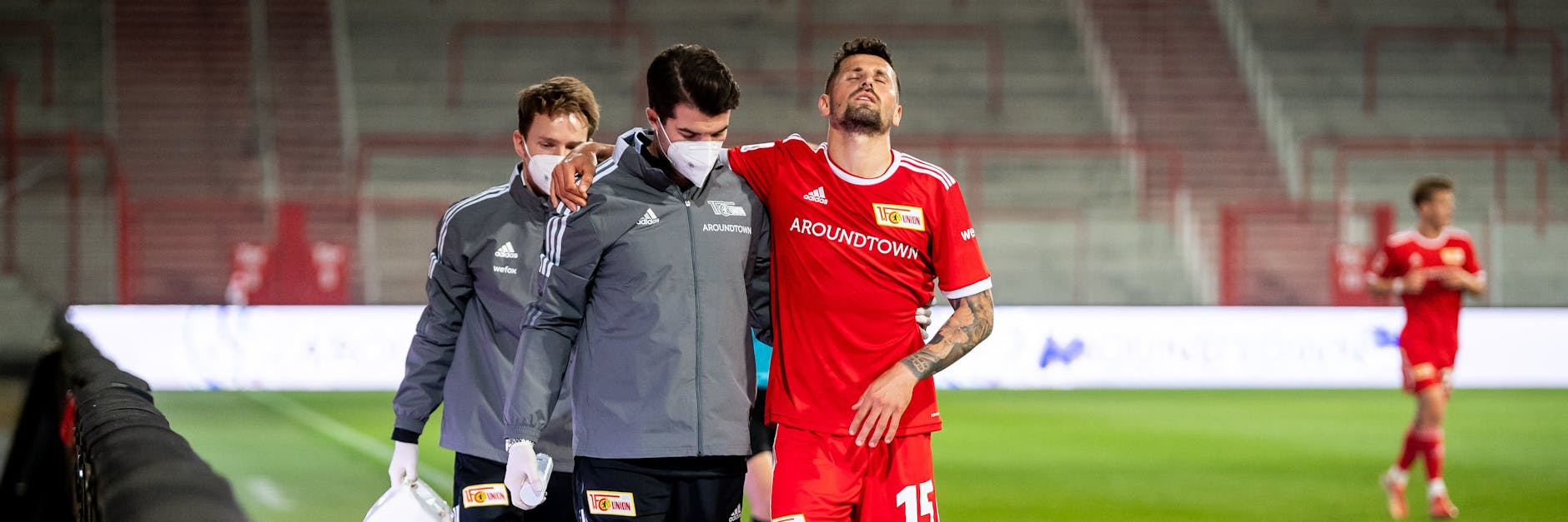 Musste das Spiel vorzeitig beenden: Pawel Wszolek (r.).