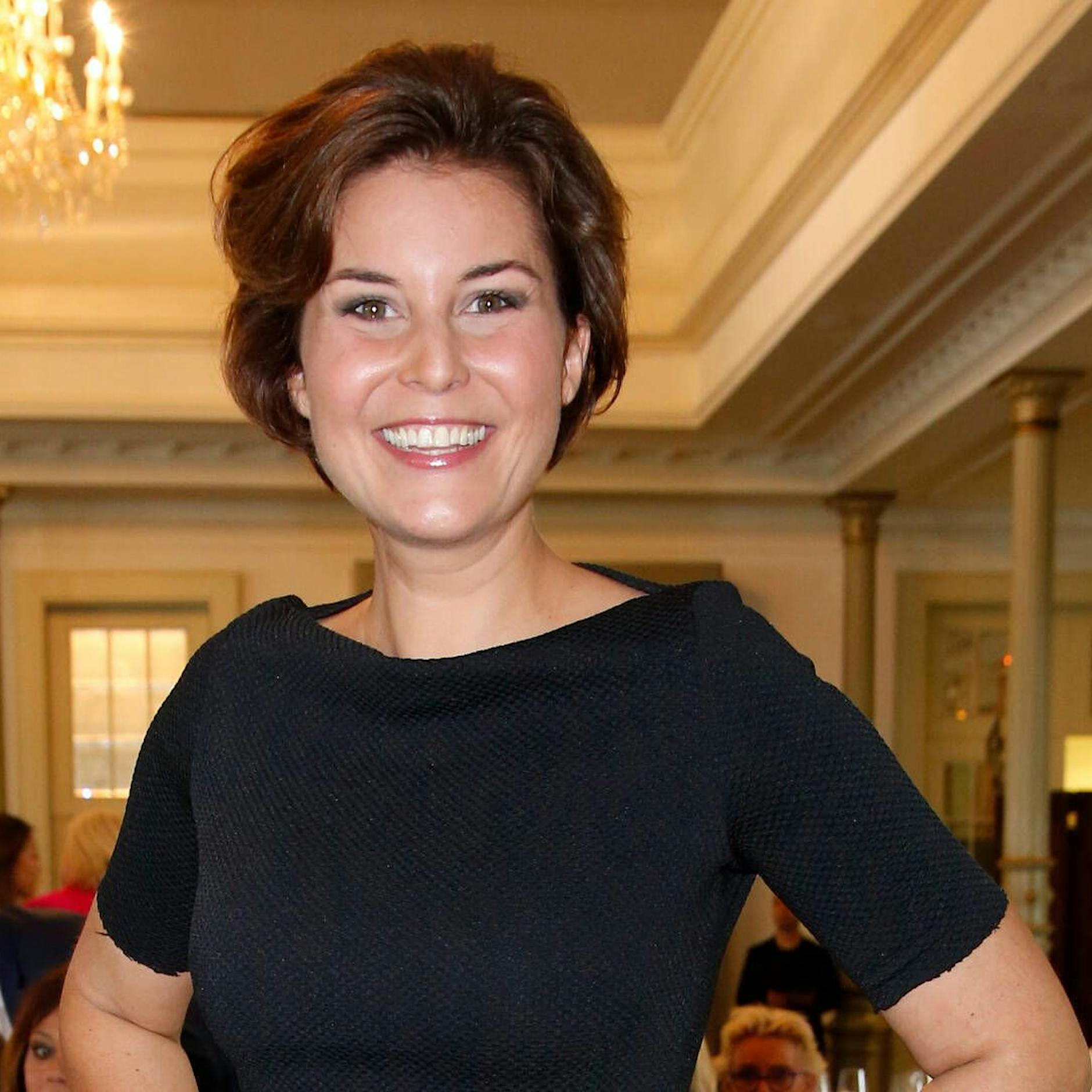 „Frühstücksfernsehen“-Star Vanessa Blumhagen packt aus: Diese WIDERLICHEN Nachrichten bekommt die Promi-Expertin im Netz