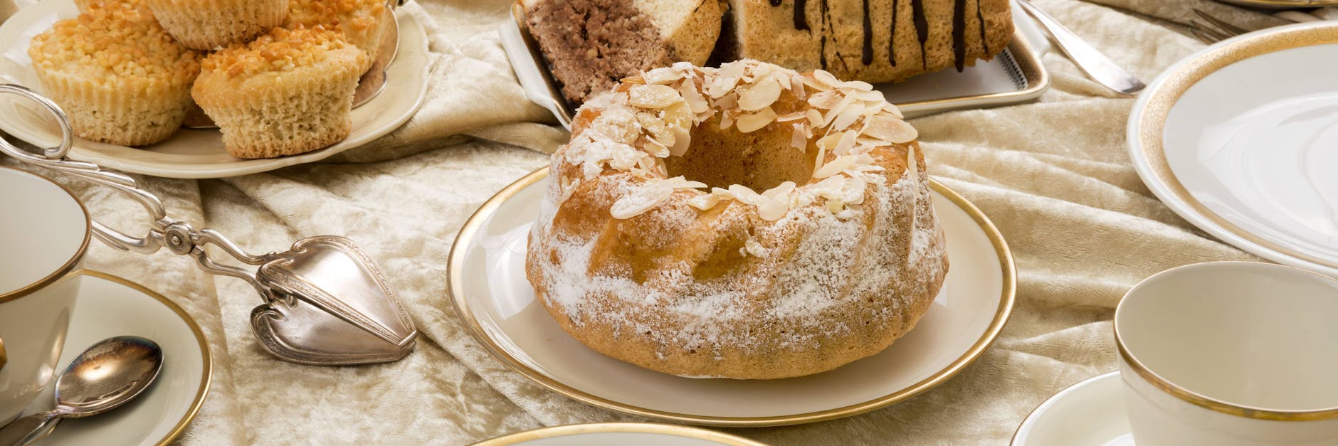 Ein Mandel-Rührkuchen versüßt nicht nur den Sonntagnachmittag - mit diesem Rezept gelingt die Leckerei ganz einfach.