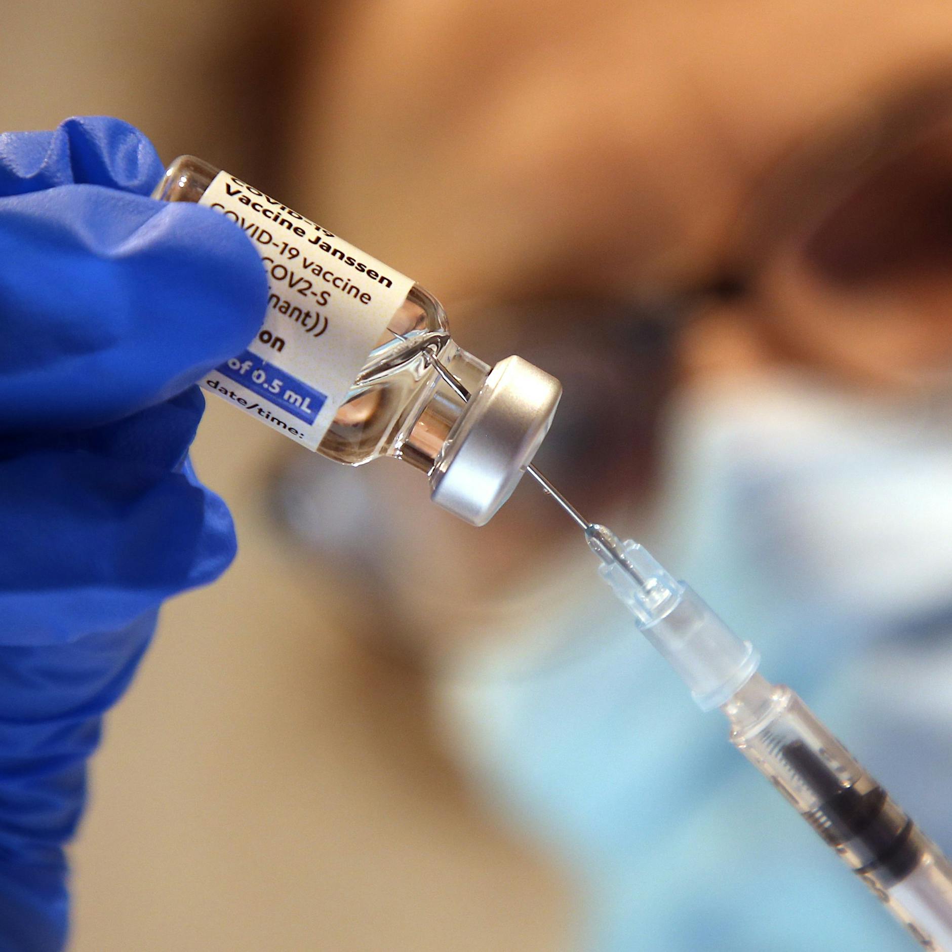 Stiko verschärft Corona-Impf-Empfehlungen: Impfschutz bei DIESEM Impfstoff ungenügend!