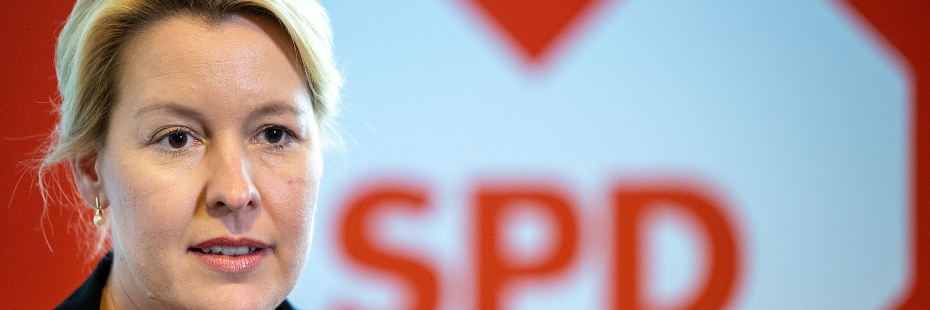 Franziska Giffey, SPD-Landesvorsitzende, spricht im Kurt-Schumacher-Haus mit Medienvertretern.