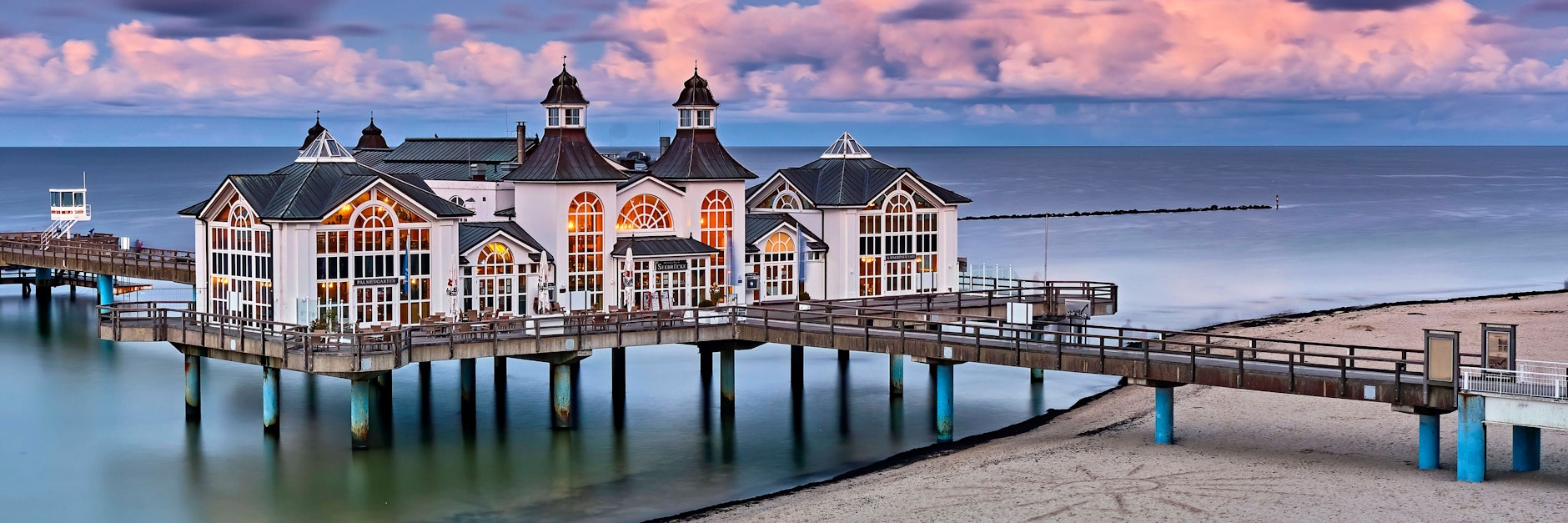 Seebrücke Sellin im Ostsseebad Sellin auf Rügen. Auch im Herbst ist die Insel Rügen ein beliebtes Reiseziel für Berliner.&nbsp;