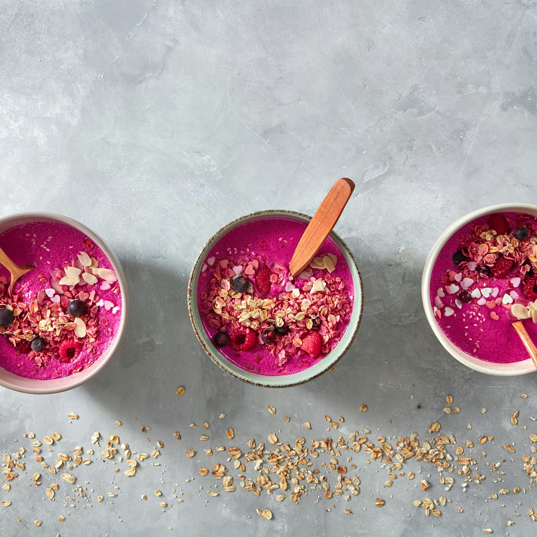 Haferflocken und Beeren. DIESES gesunde Frühstücks-Rezept werden Ihre Kinder lieben