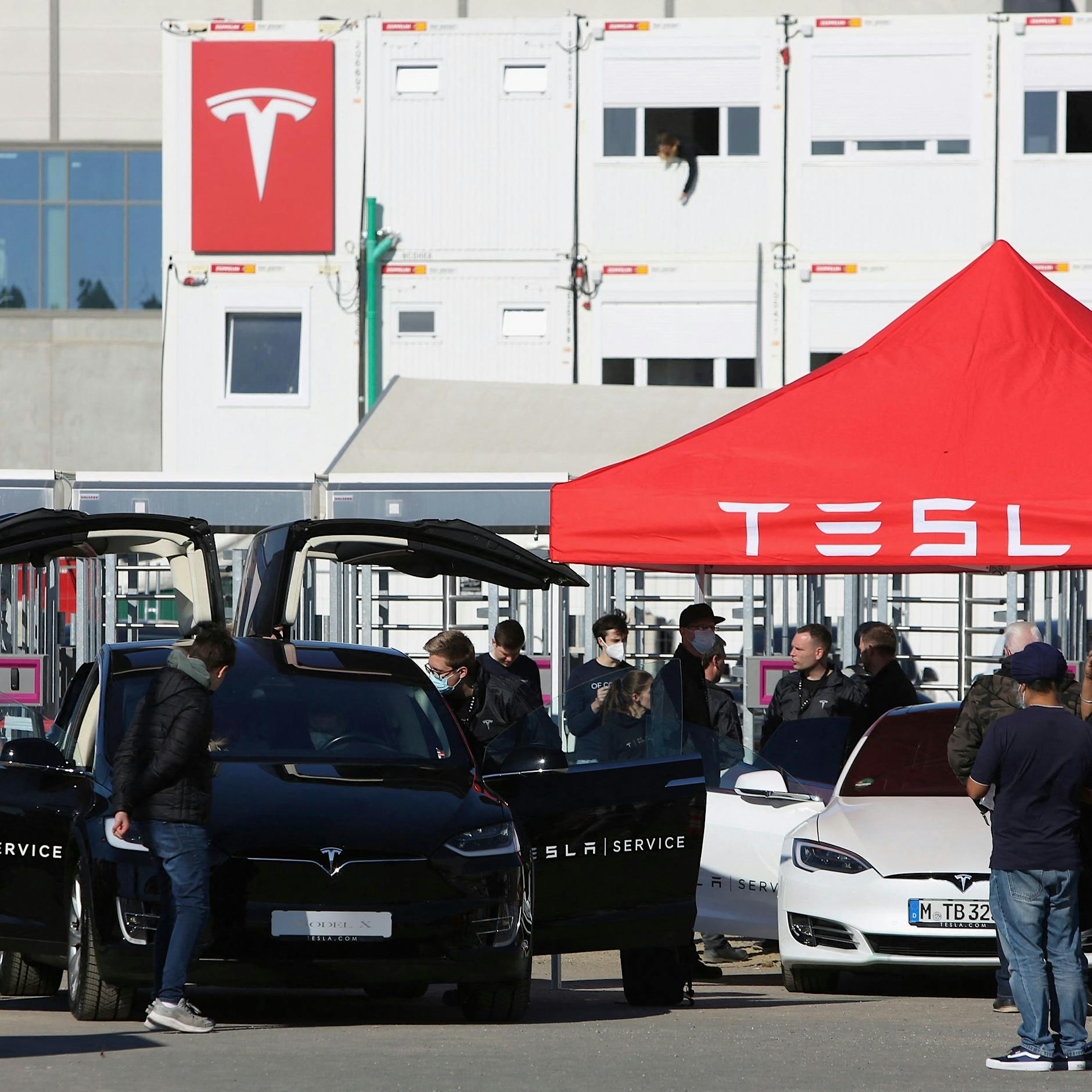 Tesla feiert in Grünheide. Elon Musk ruft: „Berlin-Brandenburg rockt!“