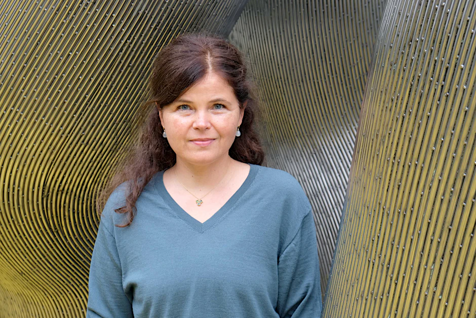 Julia Franck vor dem Gespräch neben der Berlinischen Galerie.