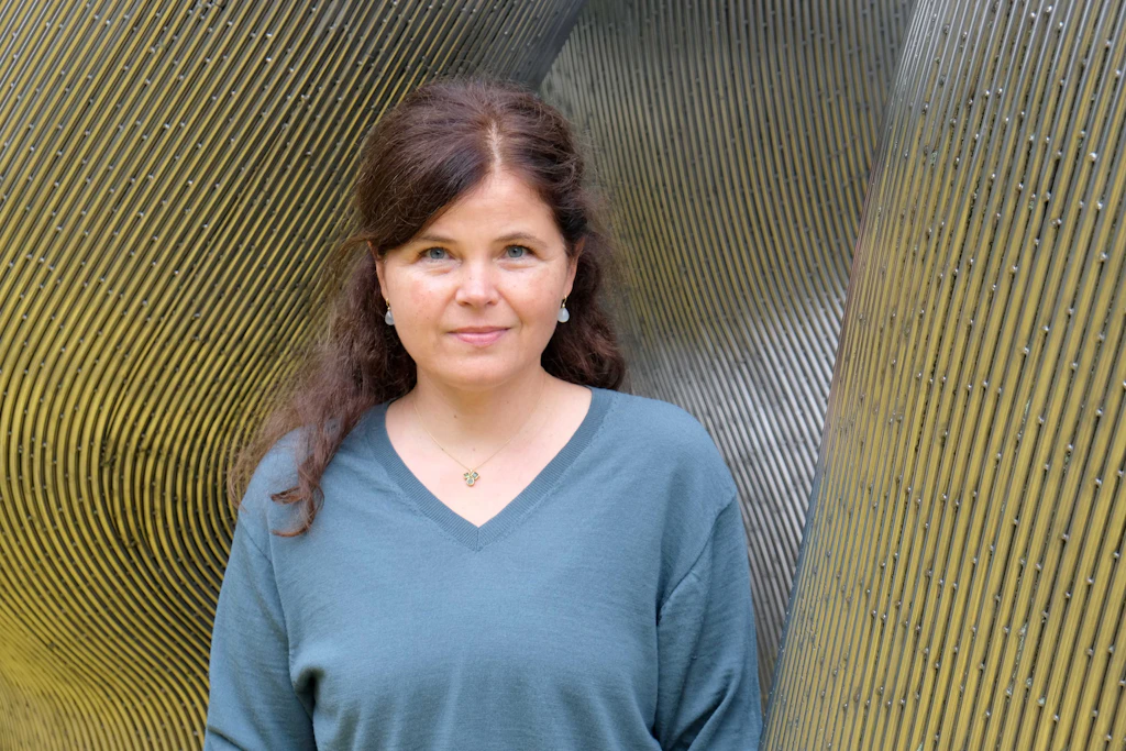 Julia Francks neues Buch „Welten auseinander“: Die Scham überwinden