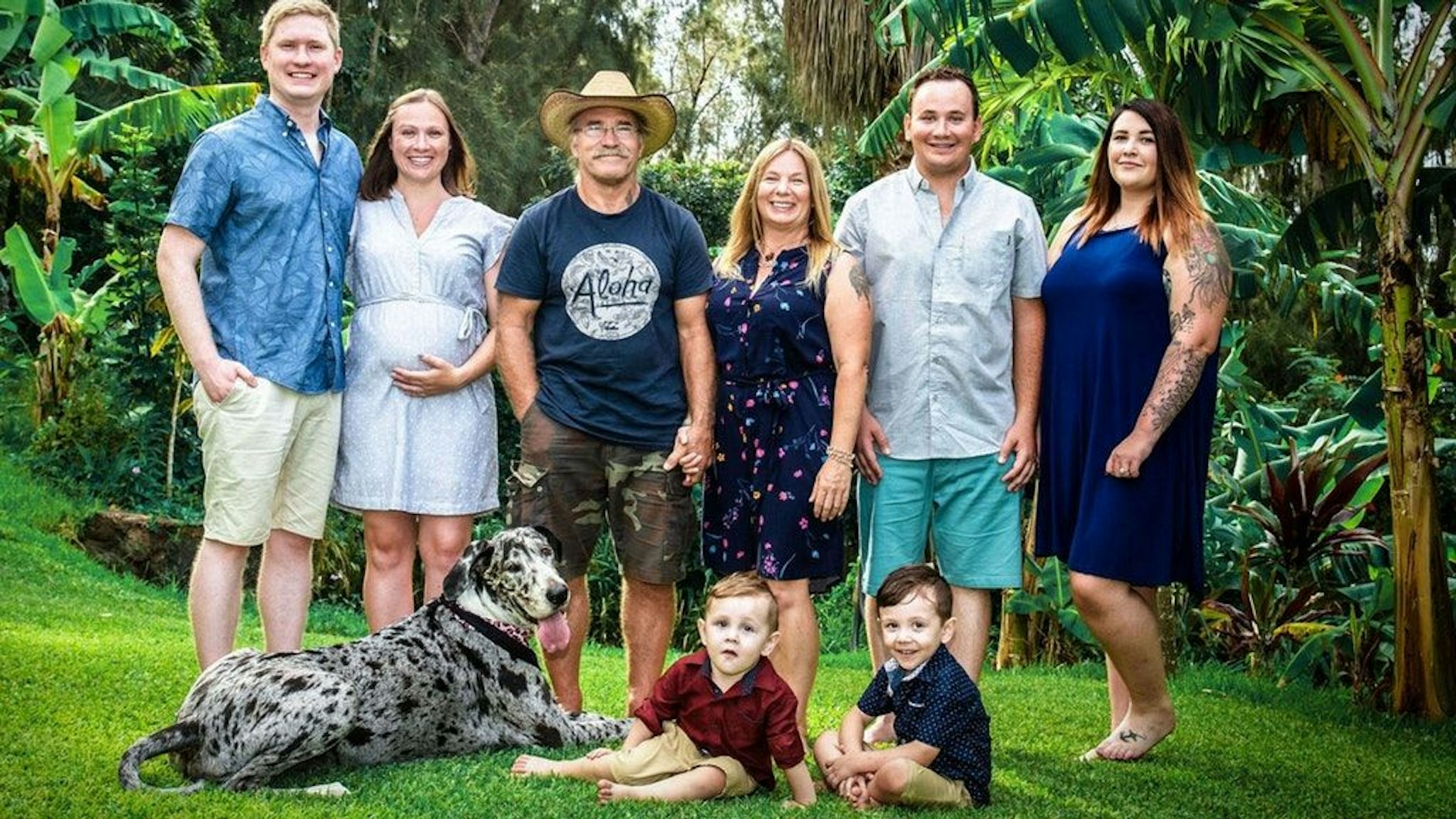 Ein Bild mit Seltenheitswert: Konny und Manu Reimann mit ihren beiden Kindern und den Enkelkindern. Janina war hier noch mit Kind Nummer eins schwanger, jetzt ist das nächste Baby unterwegs.