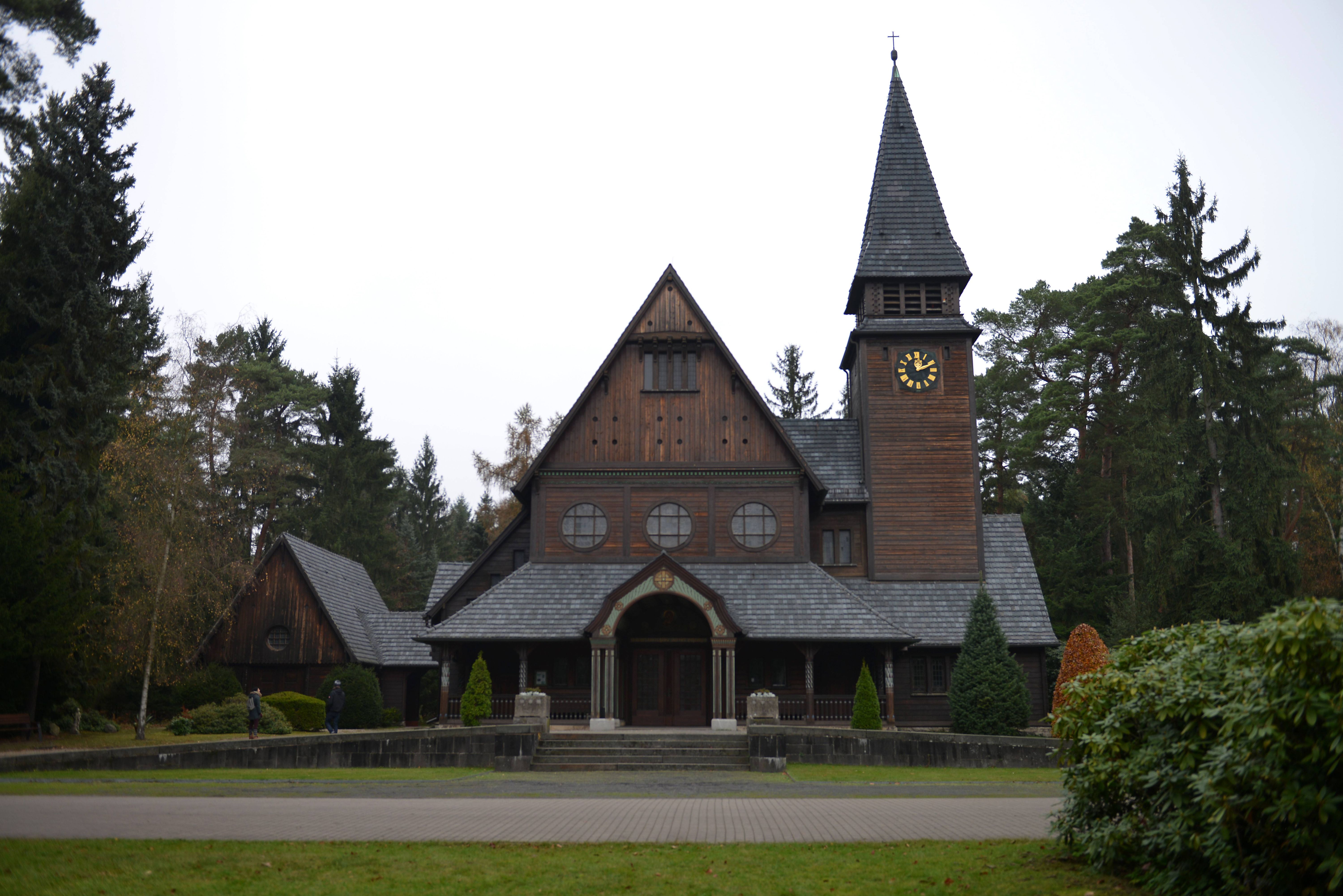 Brandenburg: Neonazi in Grab von jüdischem Musikwissenschaftler beigesetzt