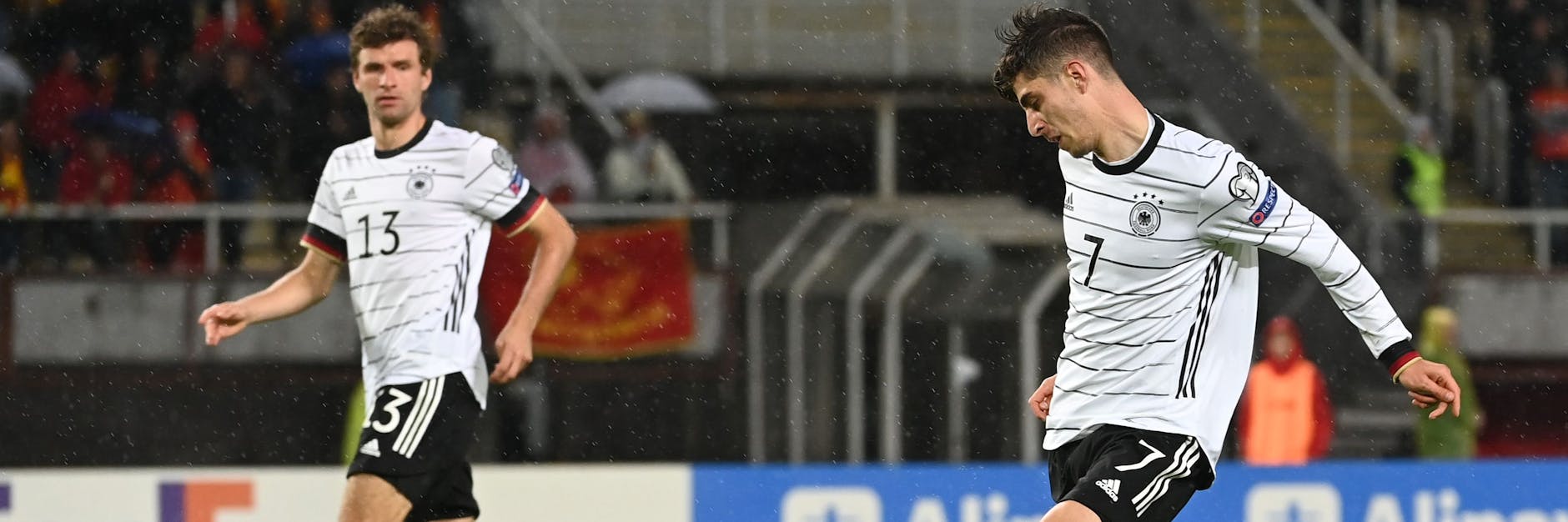 Das Tor zur WM! Kai Havertz schiebt in der 50. Minute zum 1:0 ein.