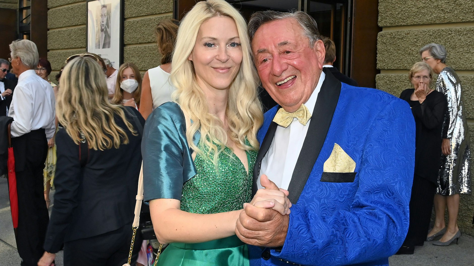 Bei den Salzburger Festspielen stellte Richard Lugner seine Simone Reiländer vor.