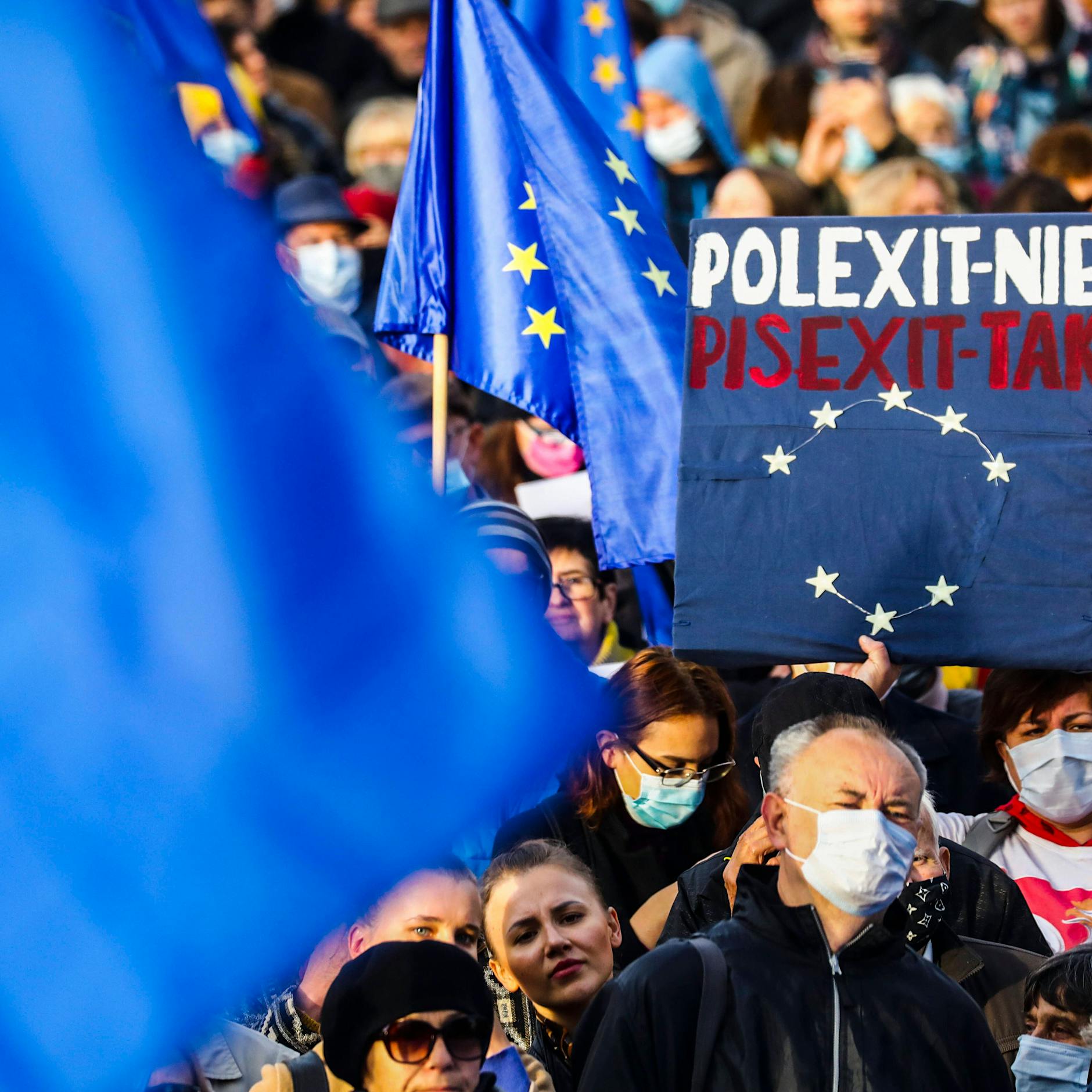 Polen protestiert gegen Regierung und Verfassungsgerichts-Urteil