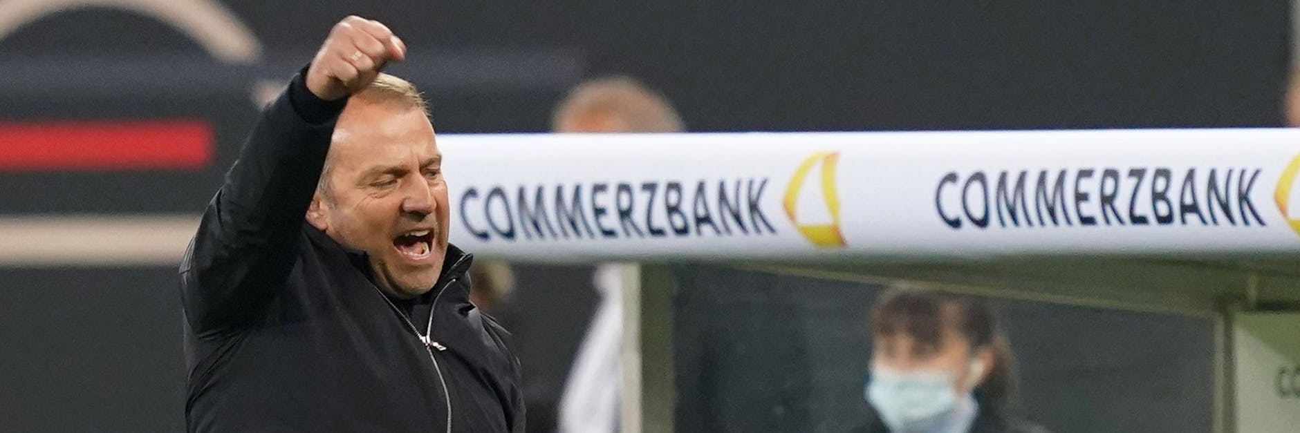 Siegerfaust und entschlossener Blick. Der neue Bundestrainer Hansi Flick eilt von Sieg zu Sieg.