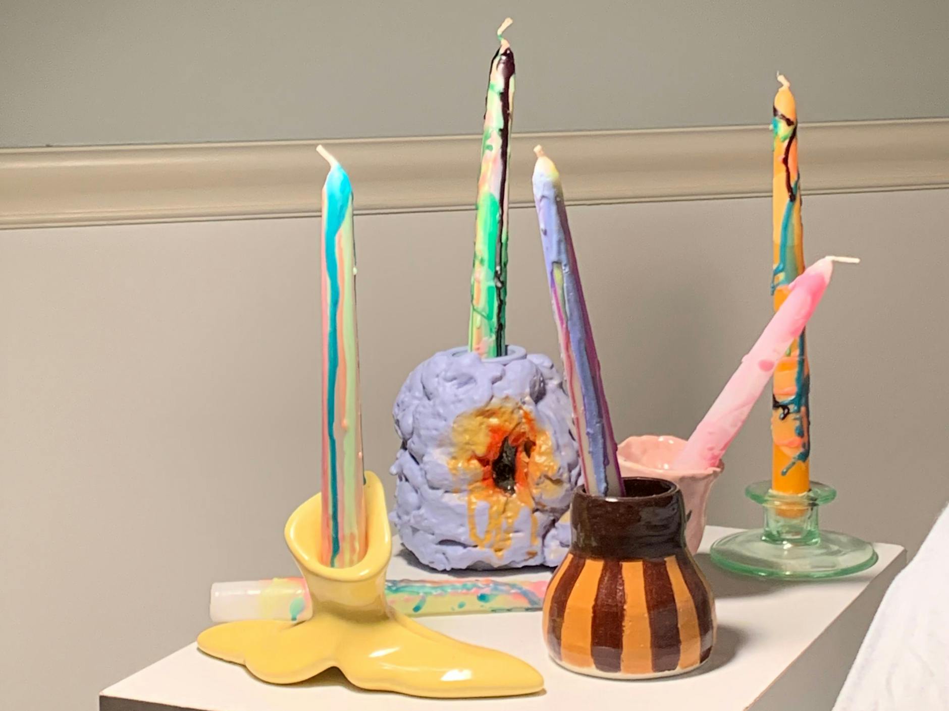 Für Nachschub ist gesorgt: Das New Yorker Label Love Dose Candles bietet ein Kerzen-Abo an.