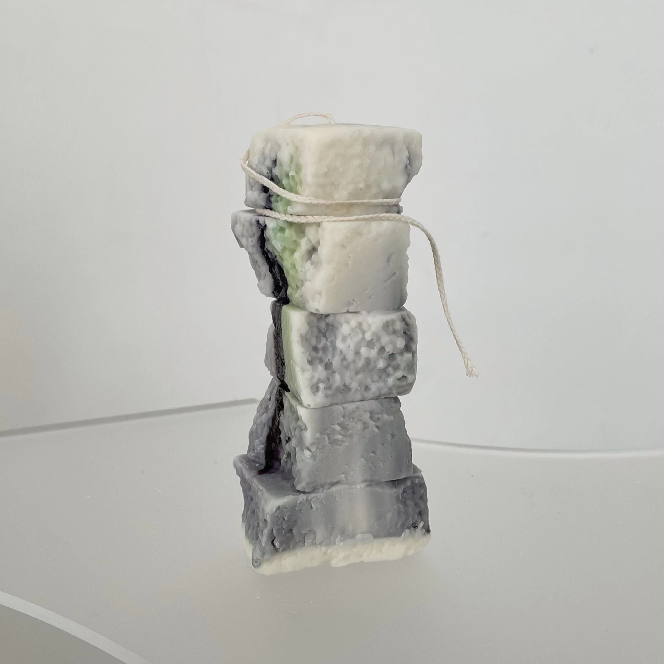 Eher Kunstwerk als Kerze: Malte van der Meydens „EPS5“ für 34 Euro.