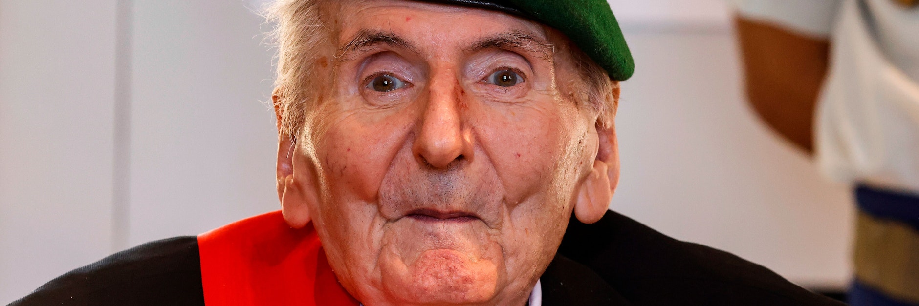 Hubert Germain, der als „Compagnon de la Liberation“ geehrte Resistance-Kämpfer, bei der Trauerfeier für seinen Kameraden Edgard Tupet-Thome am 17. September 2020 in Paris.