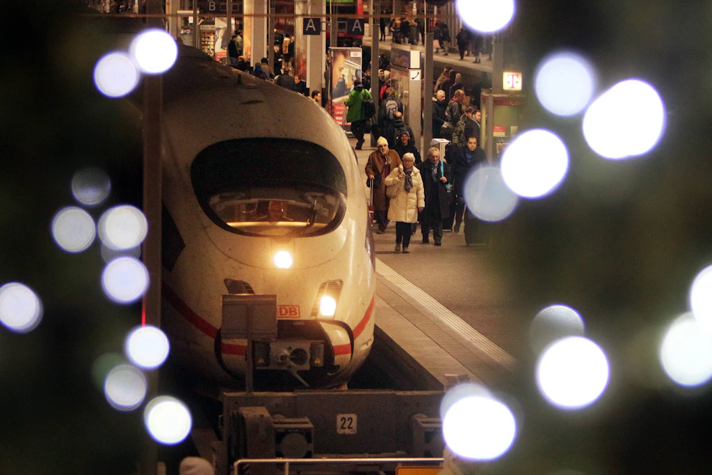 Bahntickets für Weihnachten buchbar: So fahren Sie am günstigsten