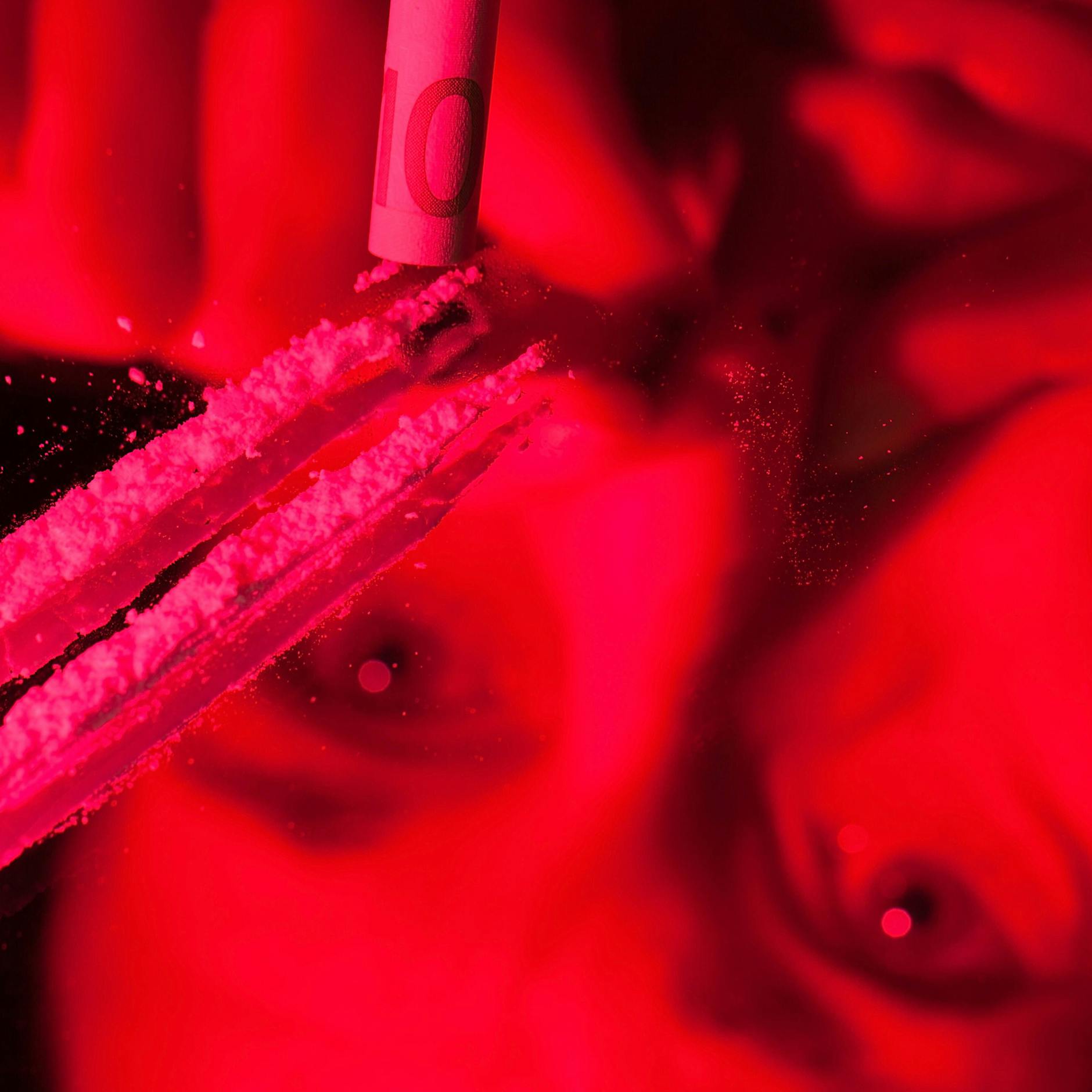 Es gibt Jugendliche, die auf Facebook Dealer suchen – und finden. Die Lieferung erfolgt ganz legal bis ins Kinderzimmer