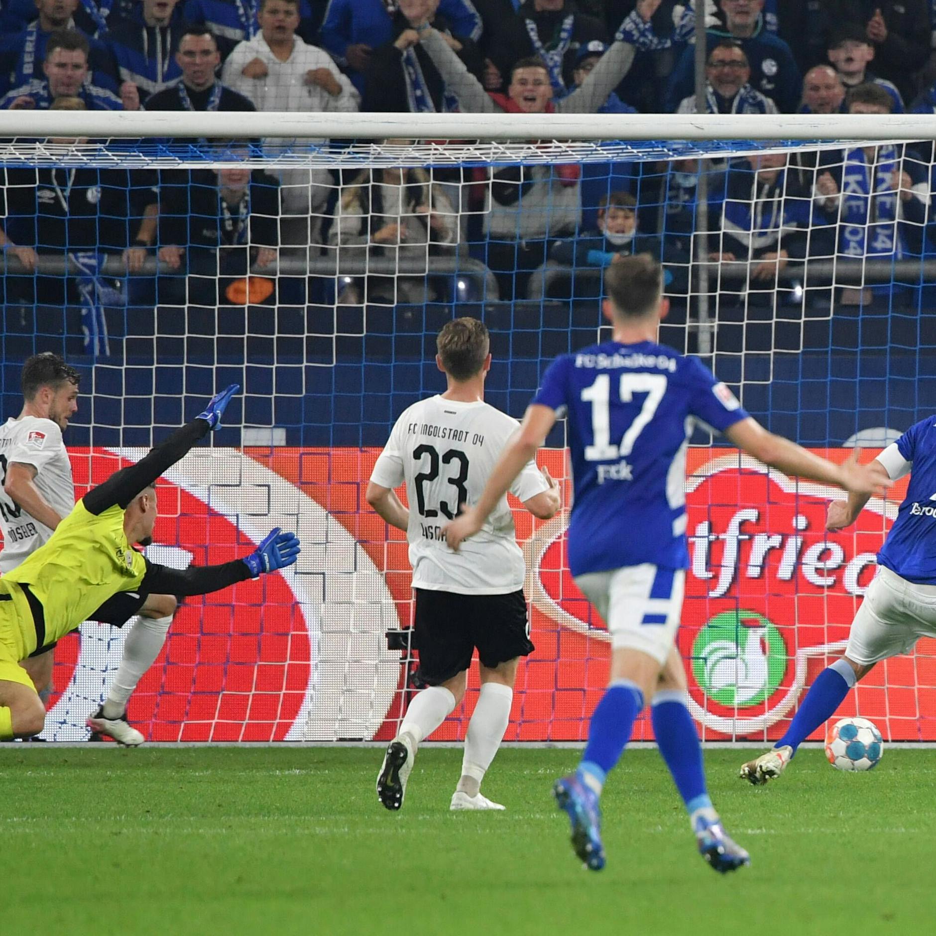 Simon Terodde erzielt gegen Ingolstadt seinen 153. Zweitligatreffer.