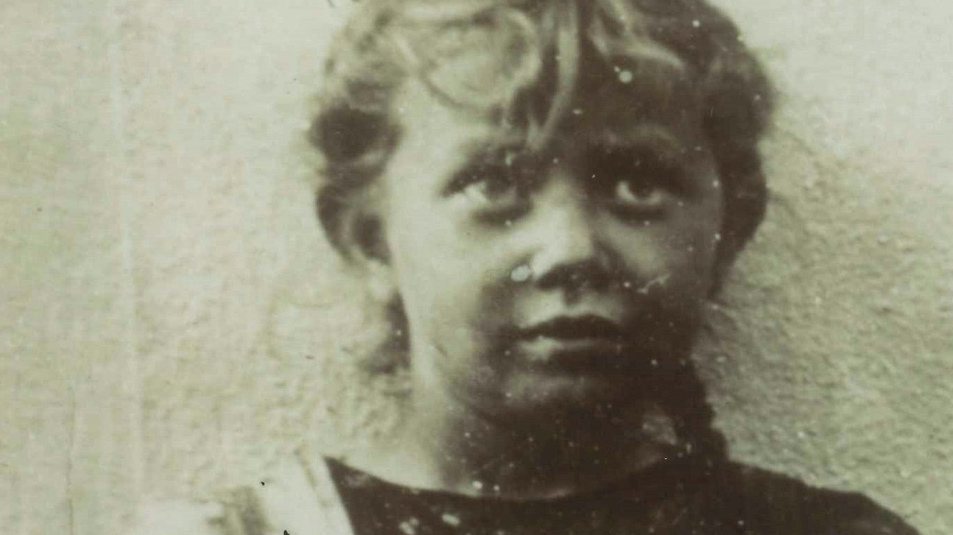 Ihr Schicksal bewegte Berlin 1904: Lucie Berlin, ein Proletariermädchen aus der Ackerstraße 130, wurde kurz vor ihrem neunten Geburtstag Opfer eines Sexualverbrechers.