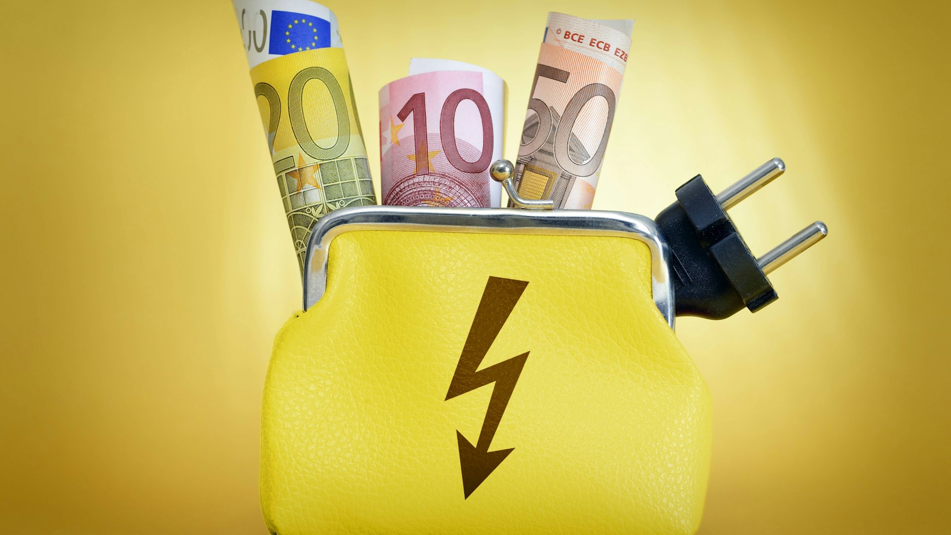 Verbraucherschützer fordern in einem Positionspapier niedrigere Strompreise (Symbolbild).