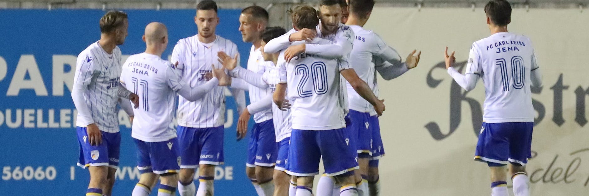 Jena bejubelt den Führungstreffer zum 1:0 gegen den BFC. 