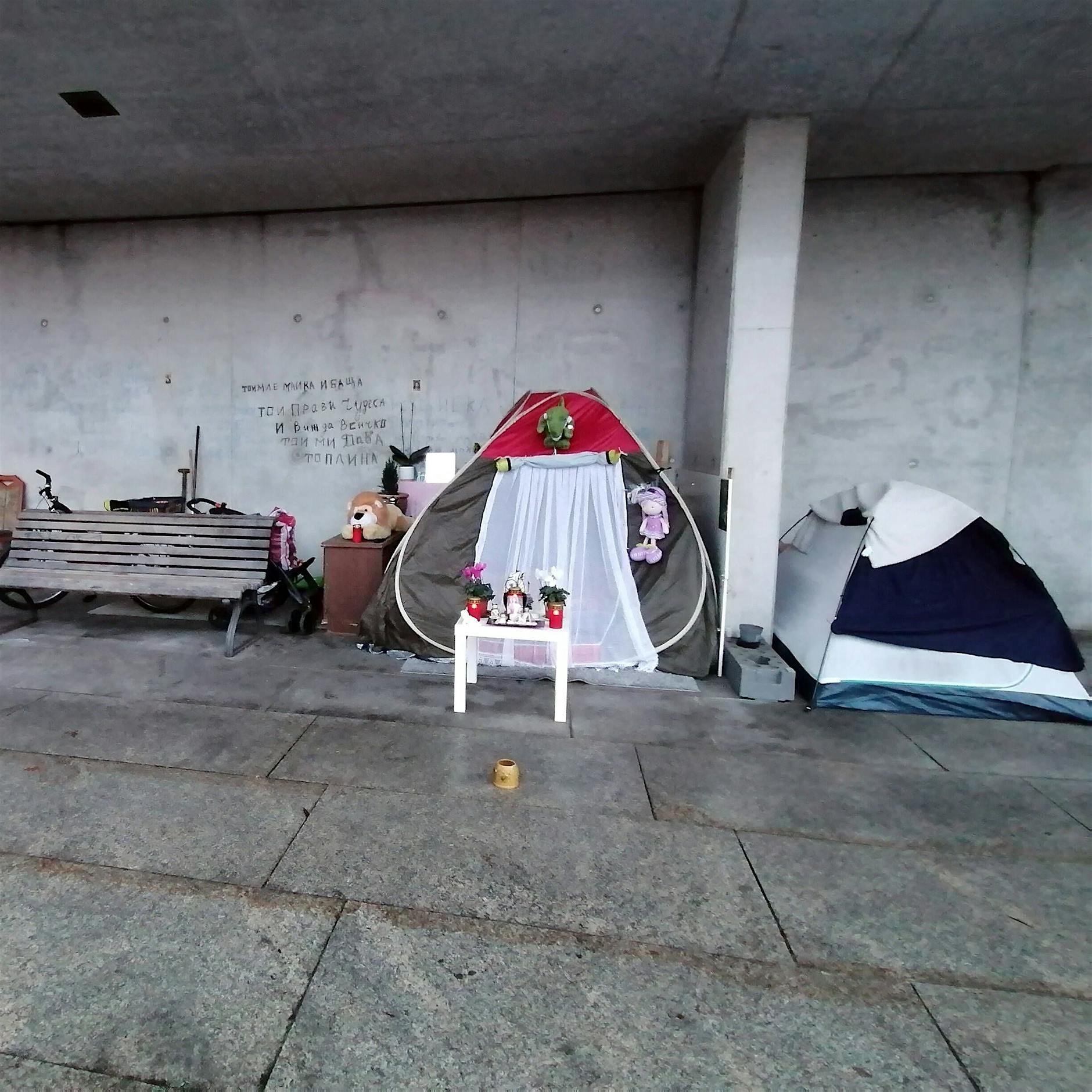 Obdachlose, Bettler, Punks: Wie erkläre ich das meinem Kind?