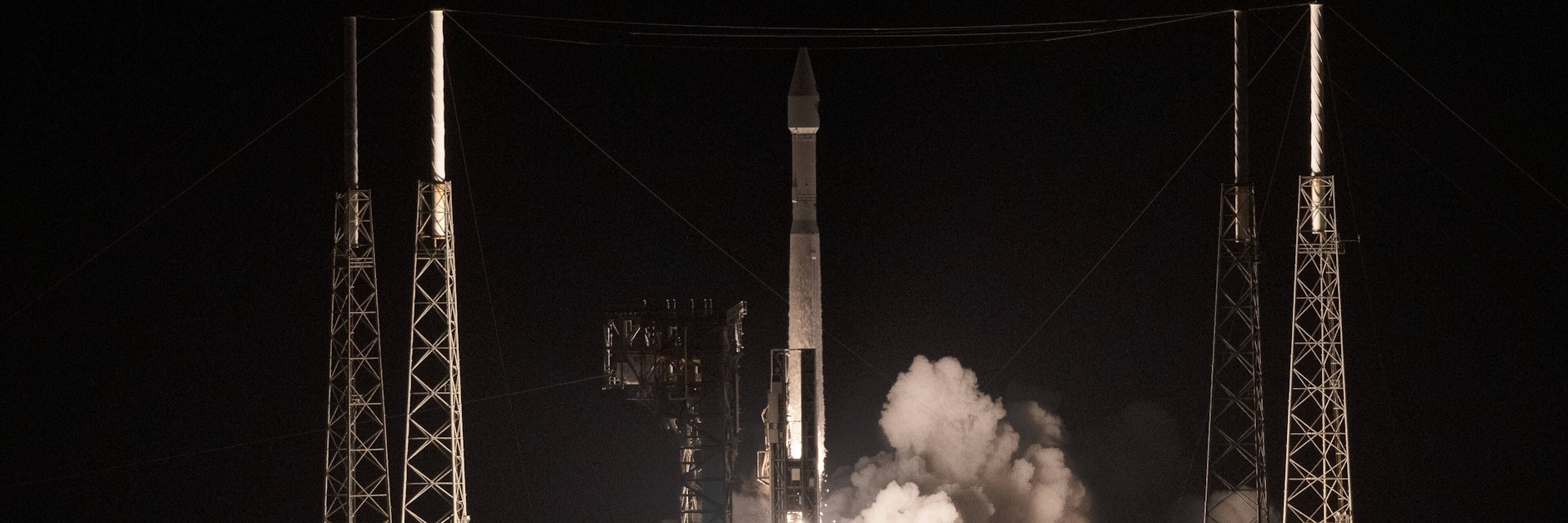 Die&nbsp;Atlas-V-Rakete der United Launch Alliance mit der Raumsonde „Lucy“ an Bord auf dem Weltraumbahnhof Cape Canaveral in Florida.