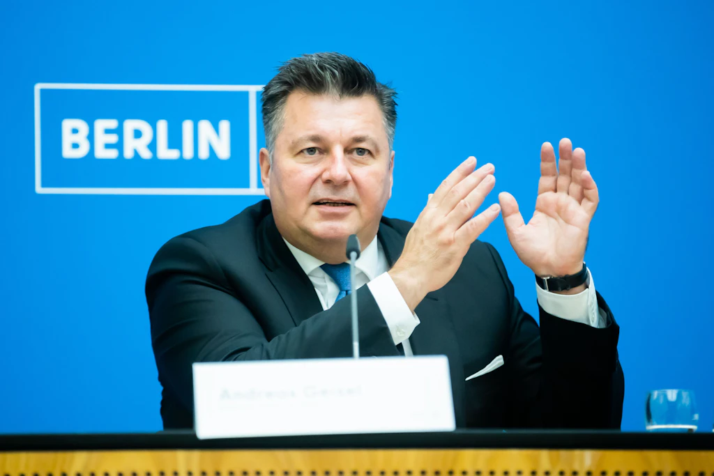 Köpi-Räumung: Innensenator Geisel verurteilt „blinde Zerstörungswut“