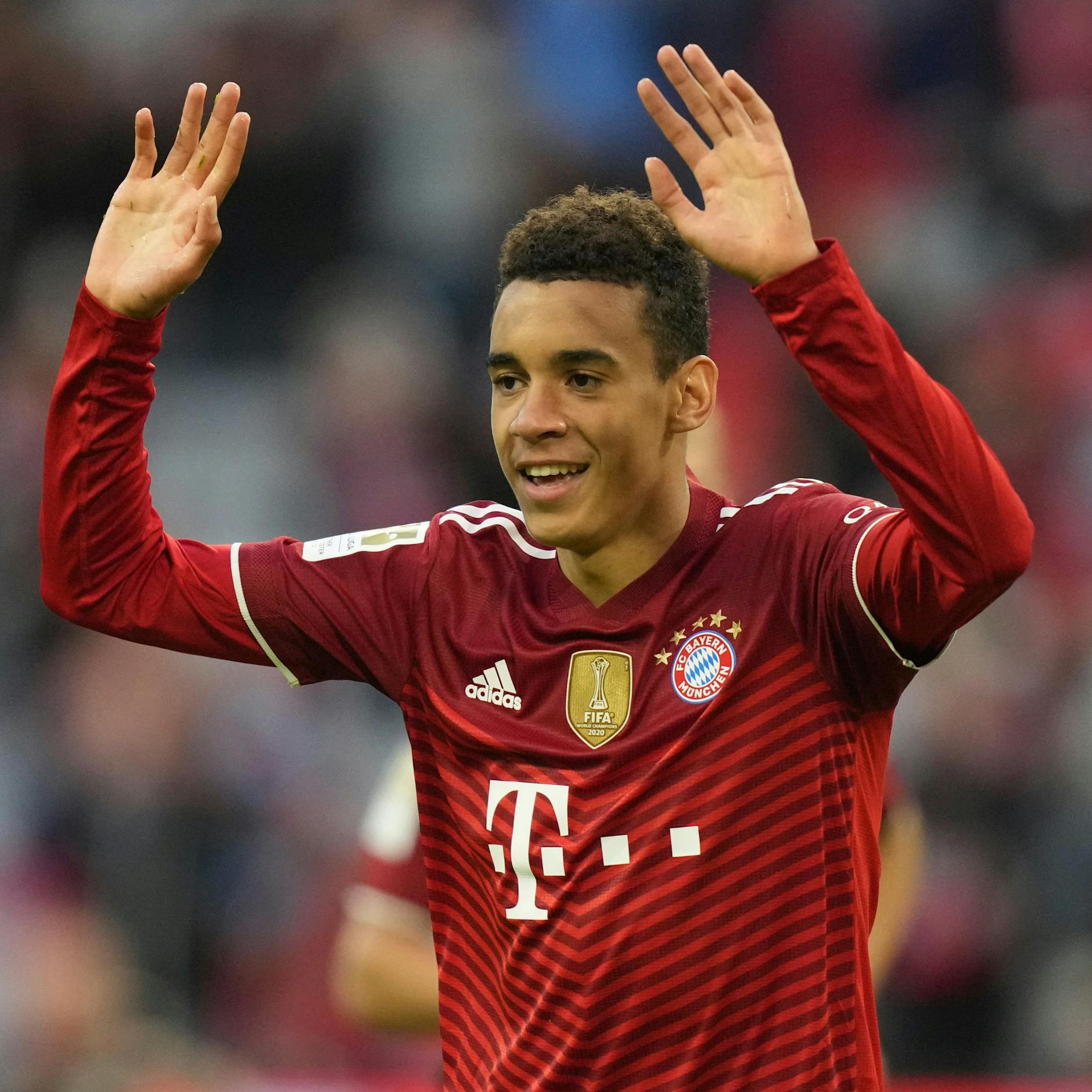 Bayern Jamal Musiala kommt aus dem Jubeln nicht heraus. Für Deutschland machte er beim 4:0 gegen Nordmazedonien sein erstes Länderspieltor.