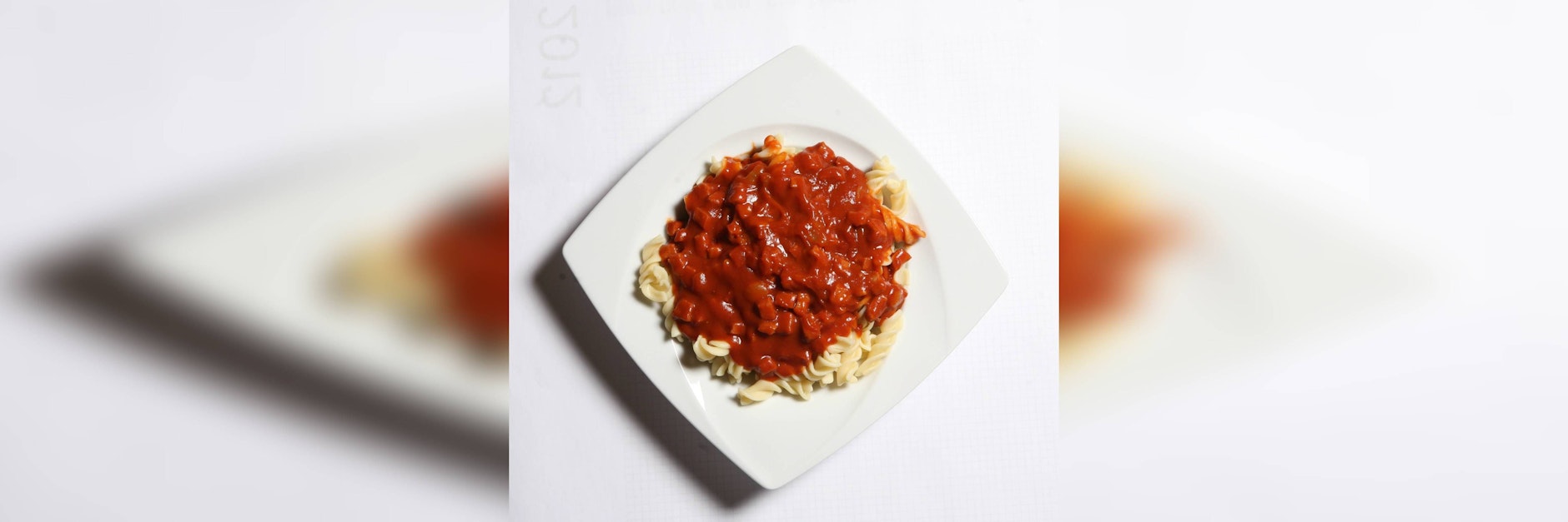 Nudeln mit Feuerwehrsoße waren eines der beliebtesten Gerichte der DDR-Schulküche.