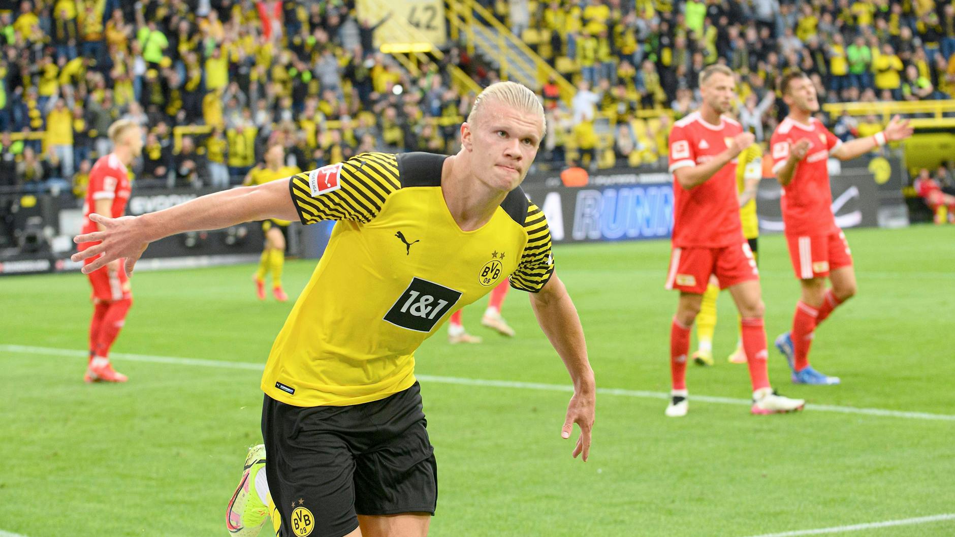 Erling Haaland feiert einen Treffer beim Bundesligaspiel zwischen dem BVB und Union Berlin.