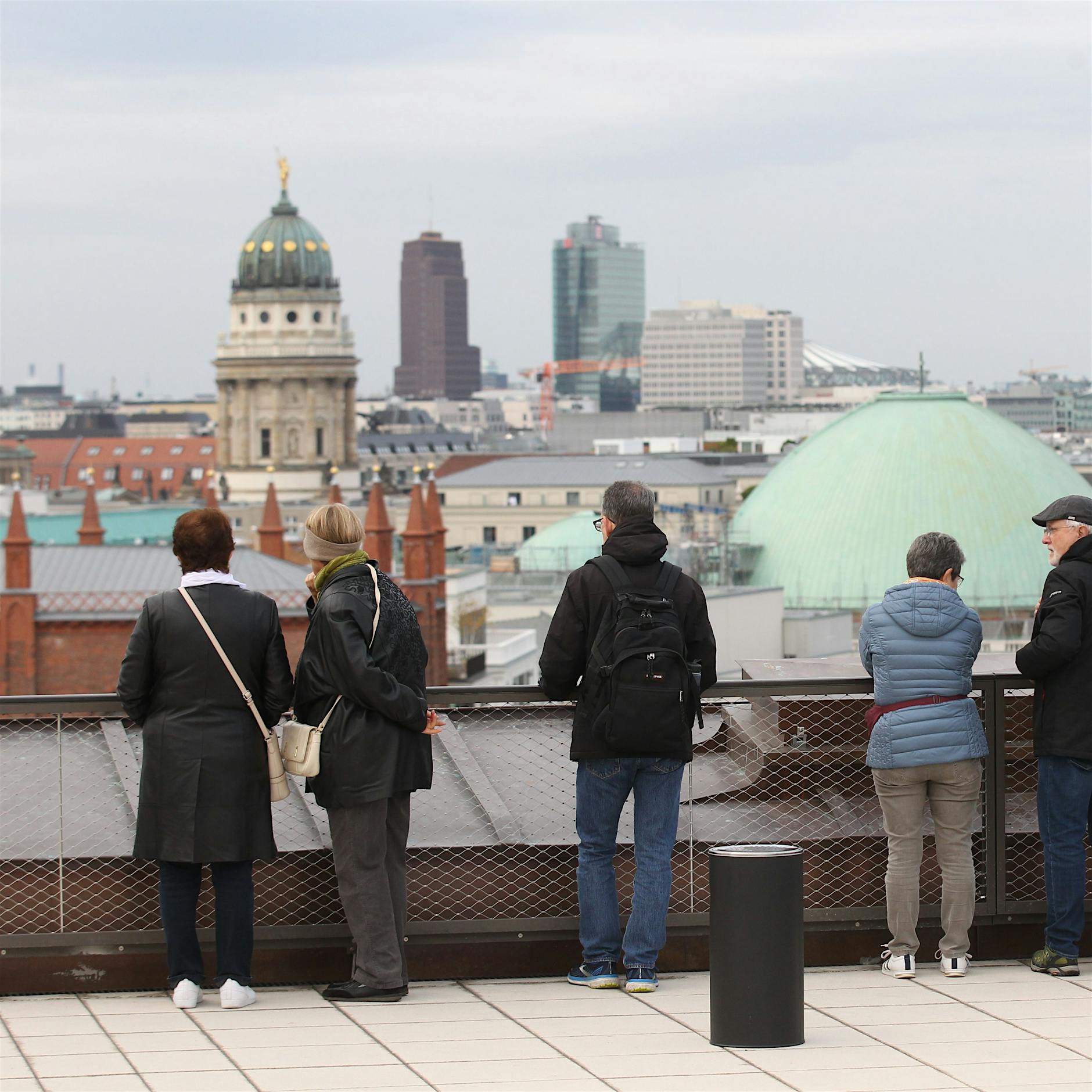 Eroberung der Dachterrasse: Die ersten Besucher sind begeistert